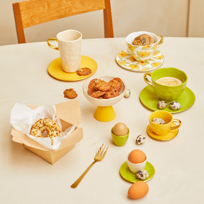 Cappuccino Cup LILJA Yellow Floral Motif