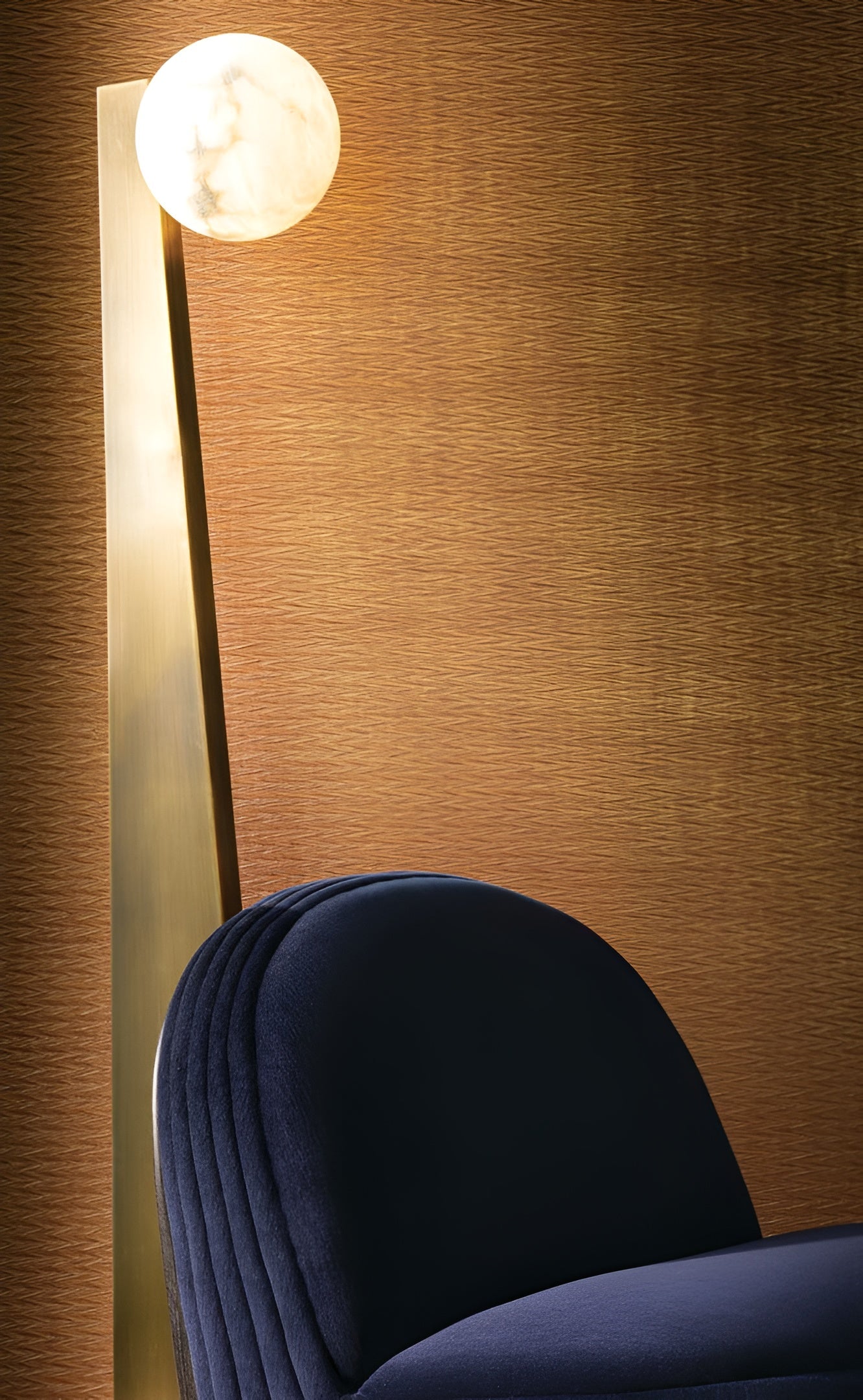 Tapeta tekstylna strukturalna metalizująca z motywem geometrycznym THÉIA perłowy