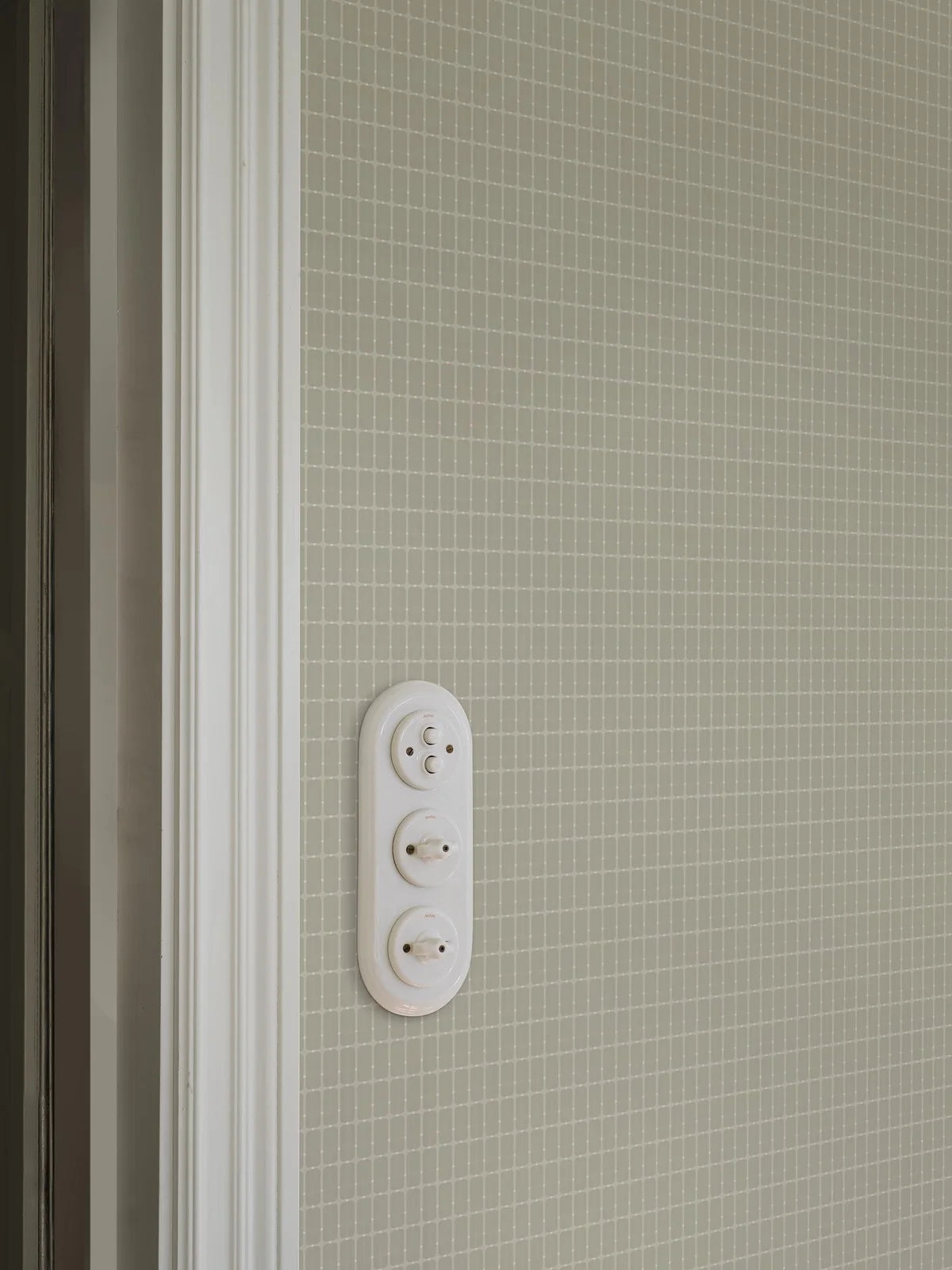 Geometric Patterned Wallpaper in Check ALVAR AALTO M.I.T Green