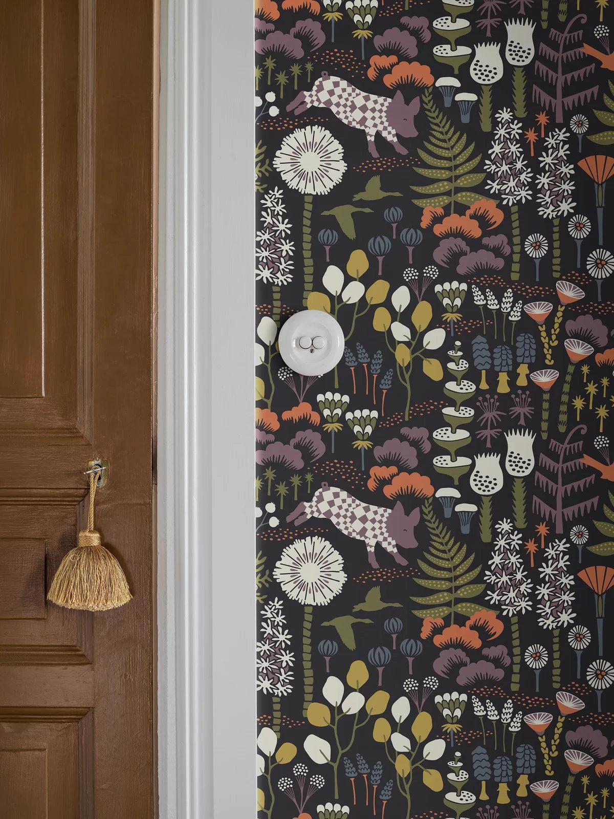 Non-woven paper wallpaper with a botanical pattern HANNA WERNING HOPPMOSSE black