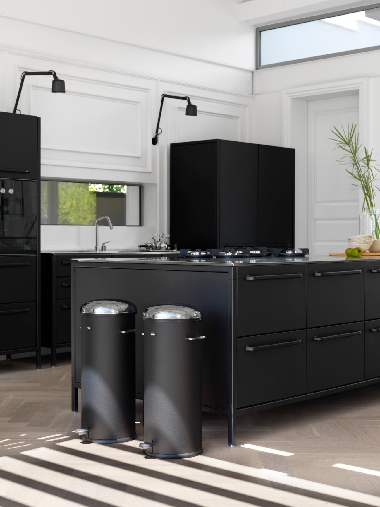 Wandleuchte mit Arm 522 schwarz Metall