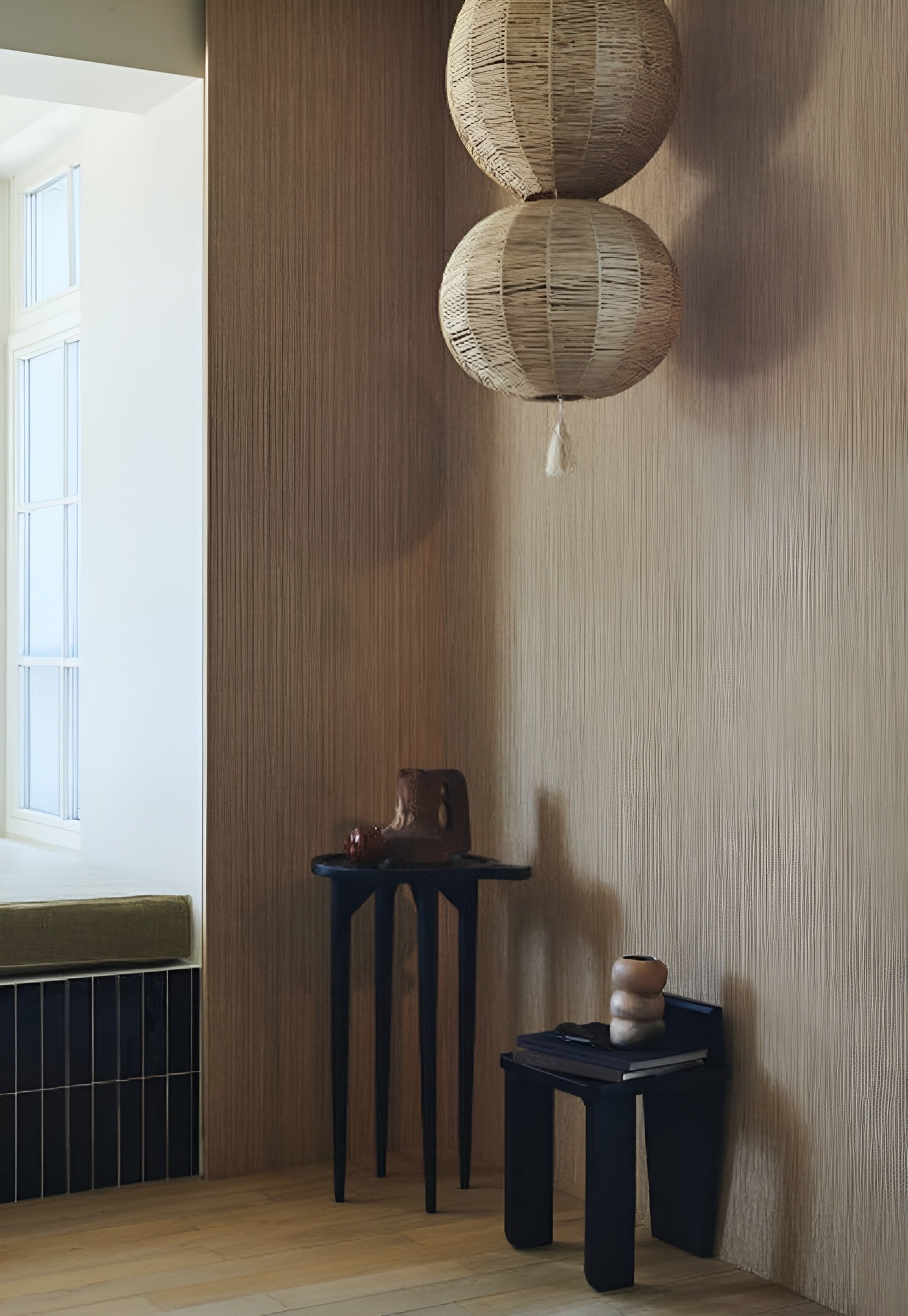 Natural striped structural wallpaper made of jute and paper GILI - NATURAL WHITE brown with white