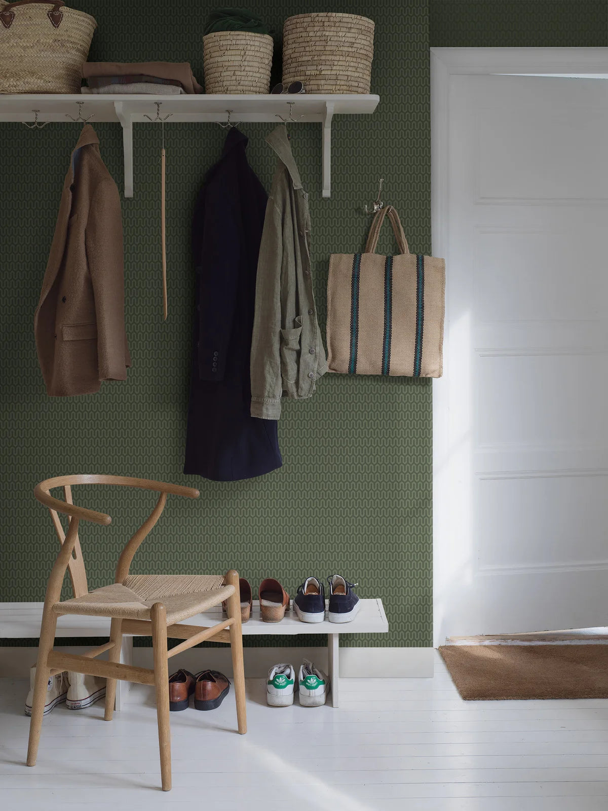 Non-woven paper wallpaper with geometric pattern YPSILON dark green