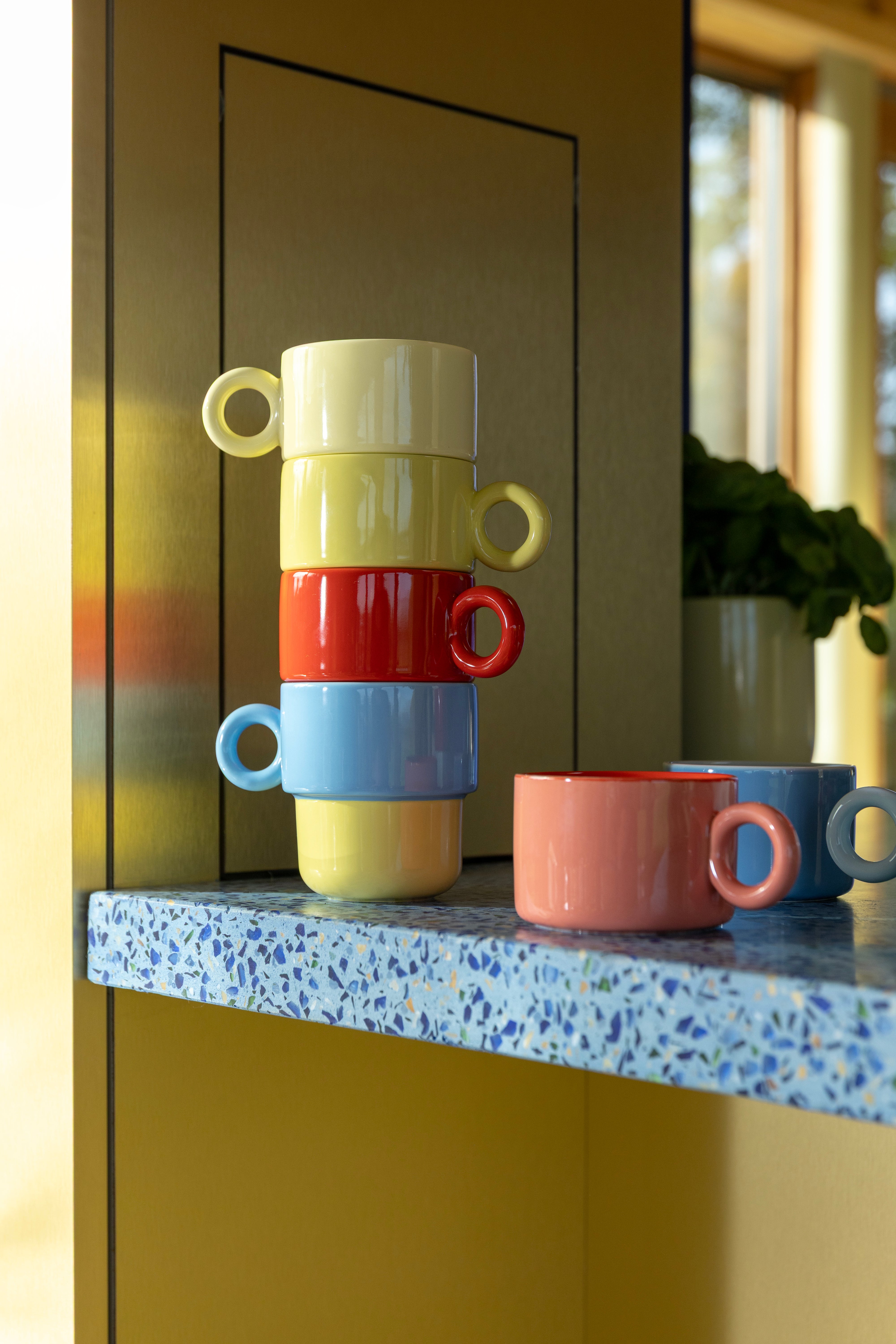 Set von Tassen CHIQUITO blau-gelb