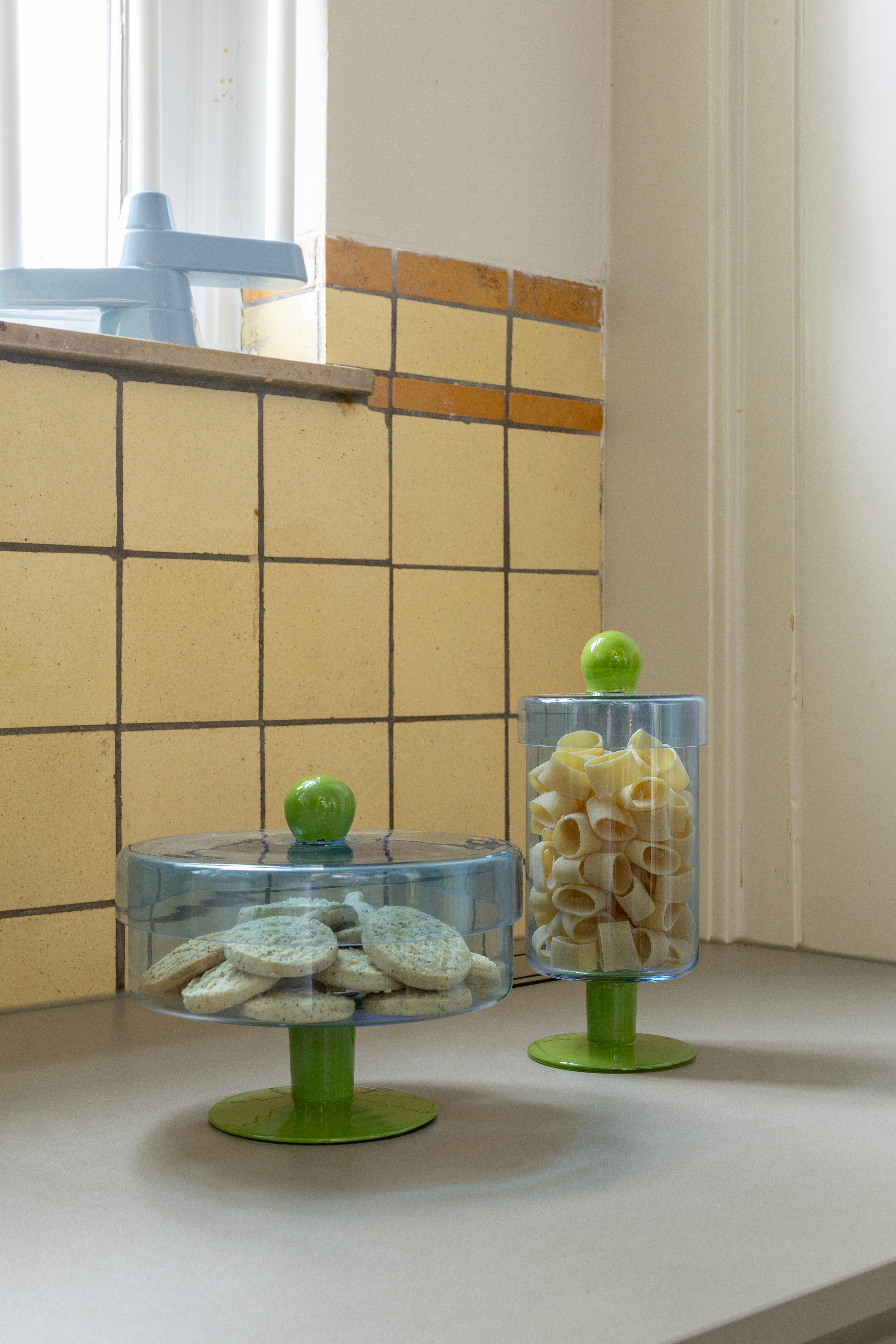 Glasbehälter DUO TALL blau mit grünem Deckel