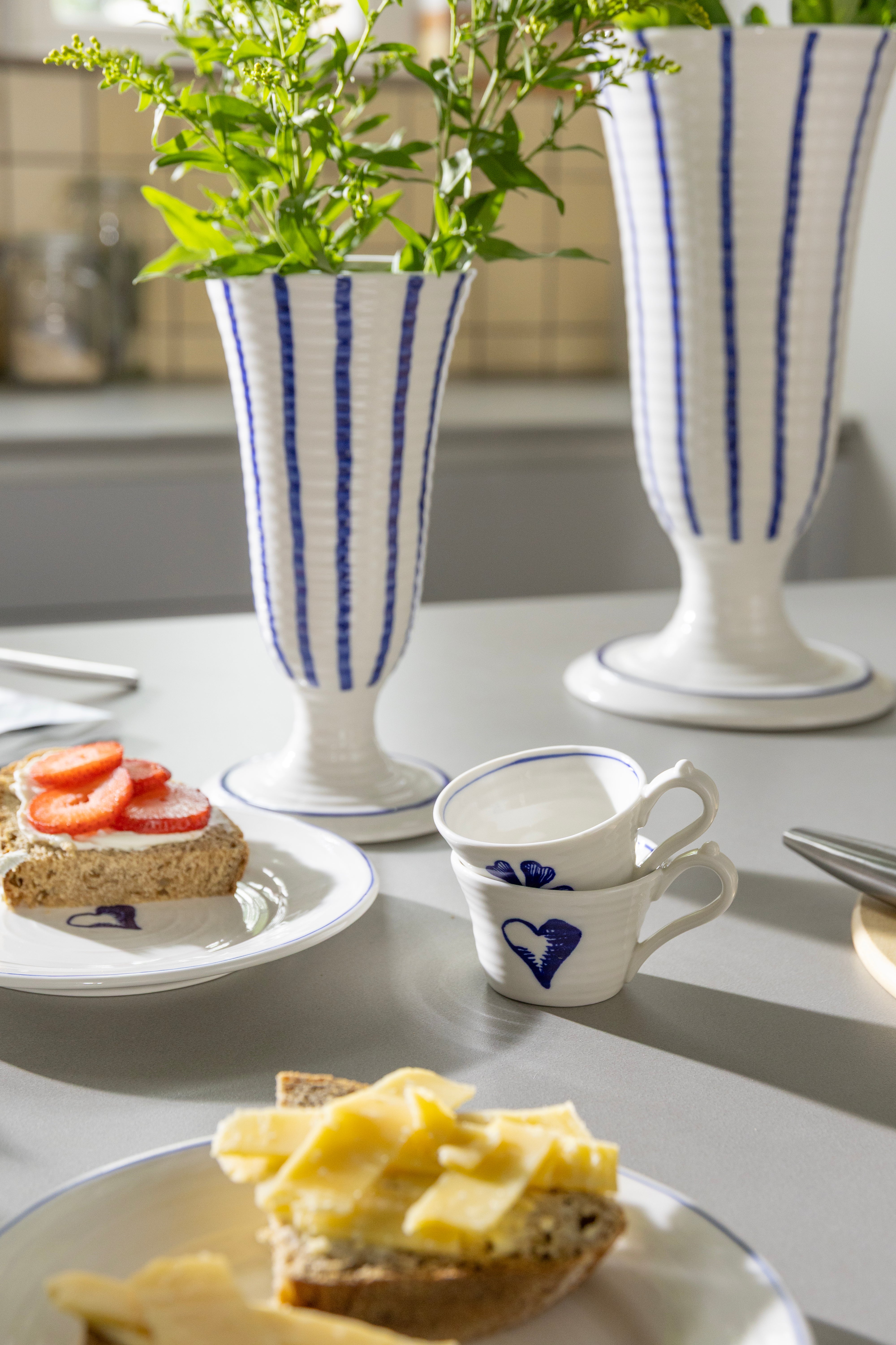 ANOUK LILIUM white vase with blue