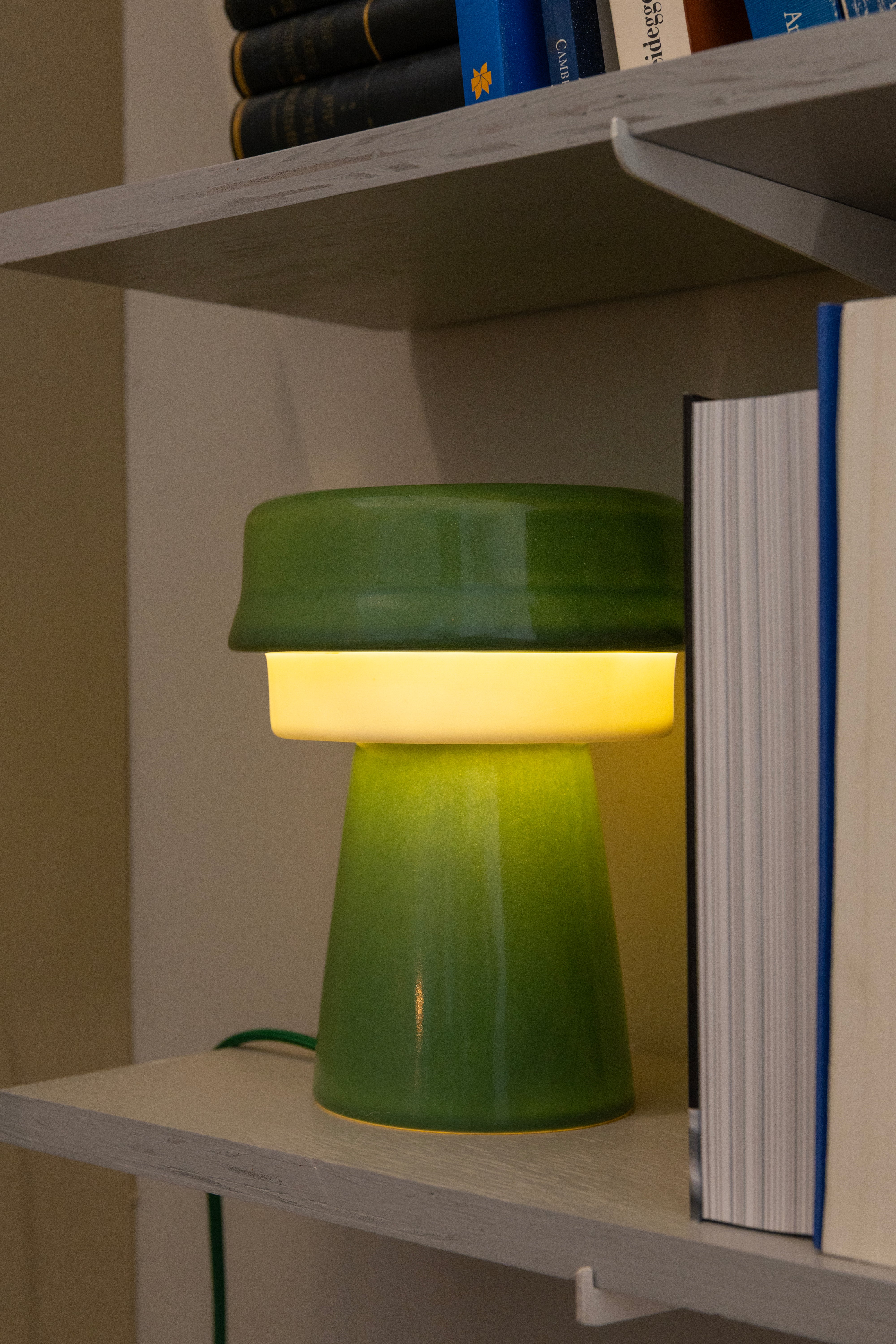 HAT green table lamp with white
