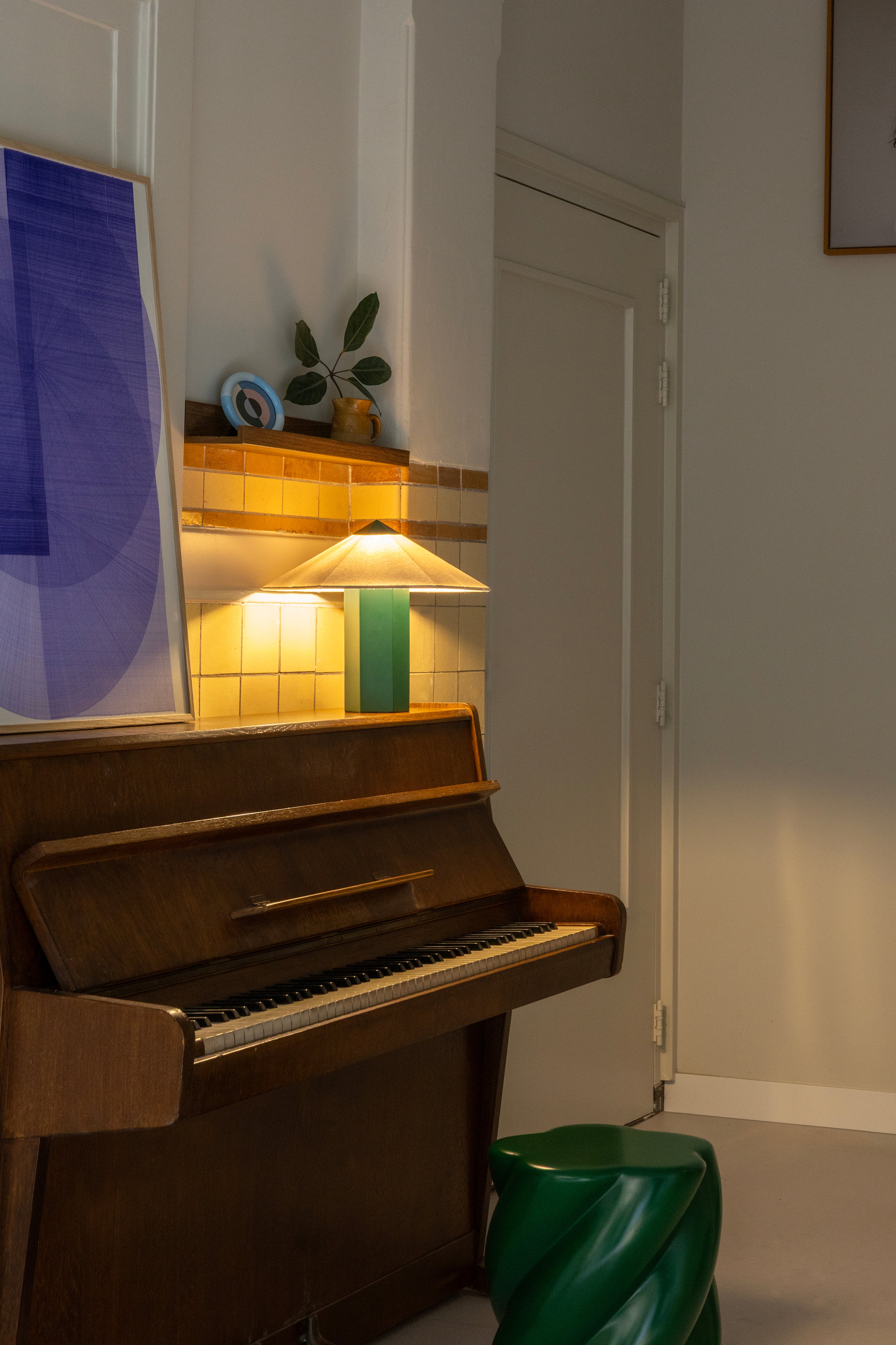 PHIRA Table Lamp Green with Linen Shade