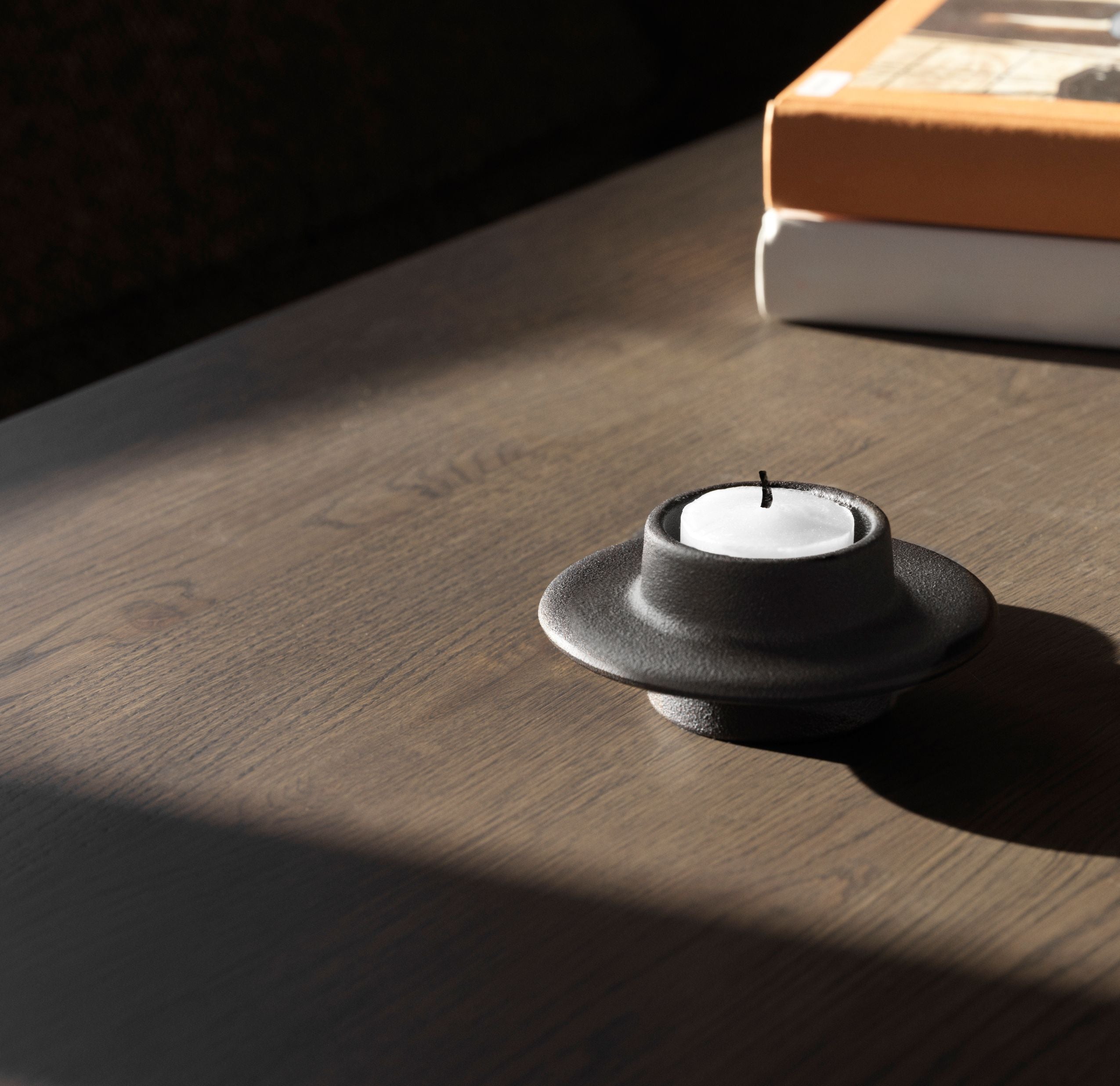 Świecznik HEIMA TEALIGHT czarne żeliwo