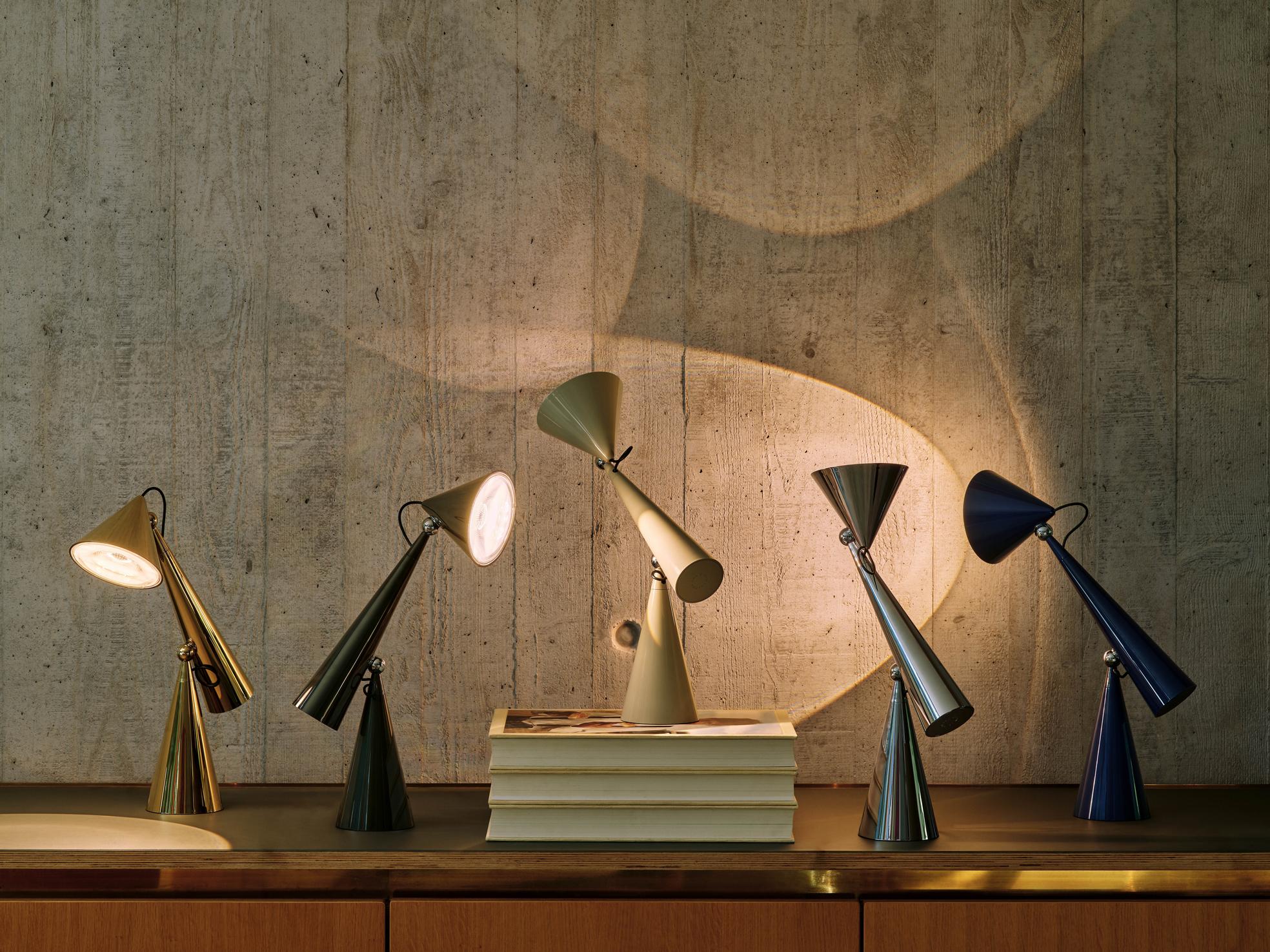 Tischlampe POSE gold