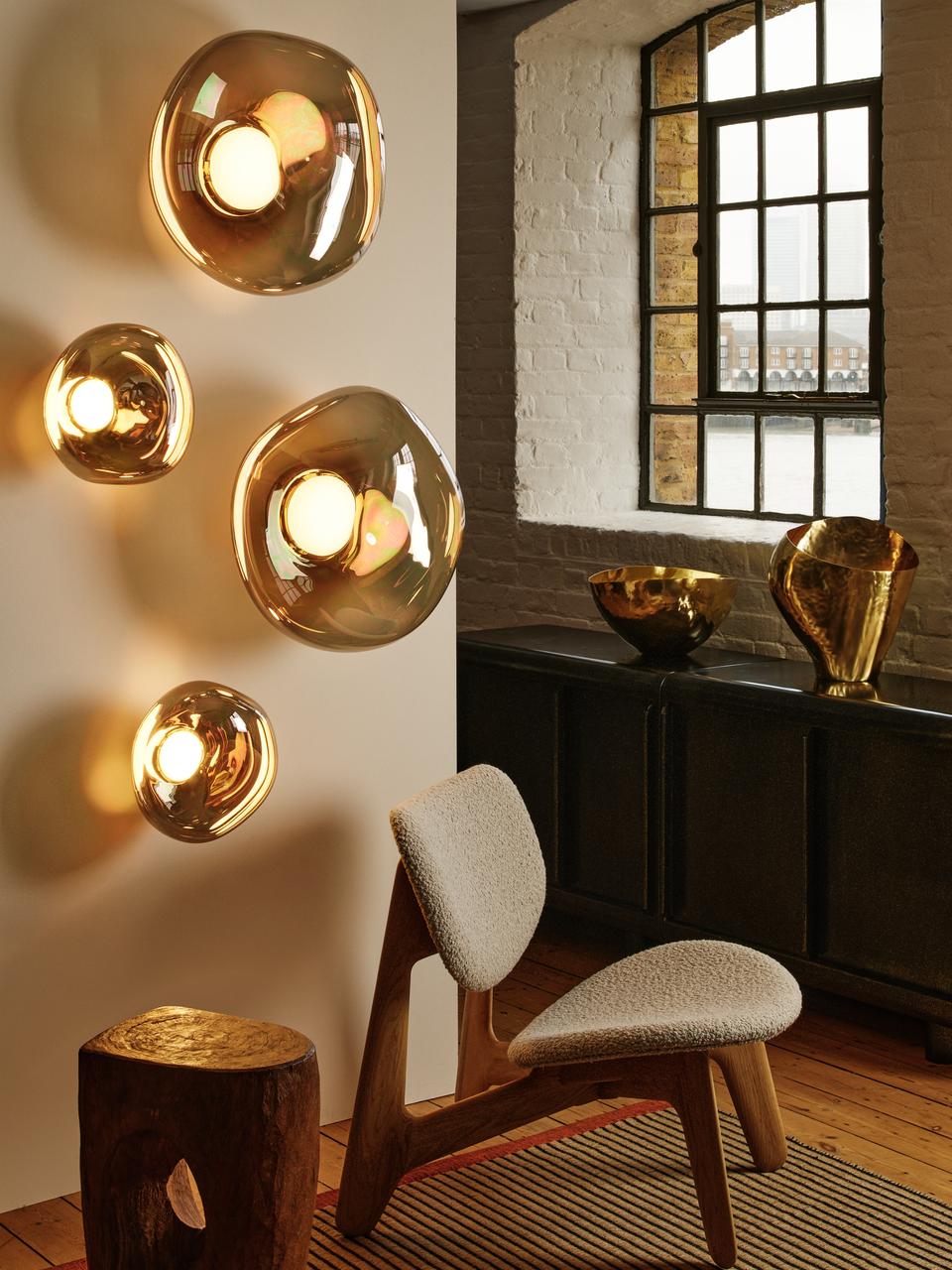 Fotel SLAB beżowy boucle mit Eichenbasis