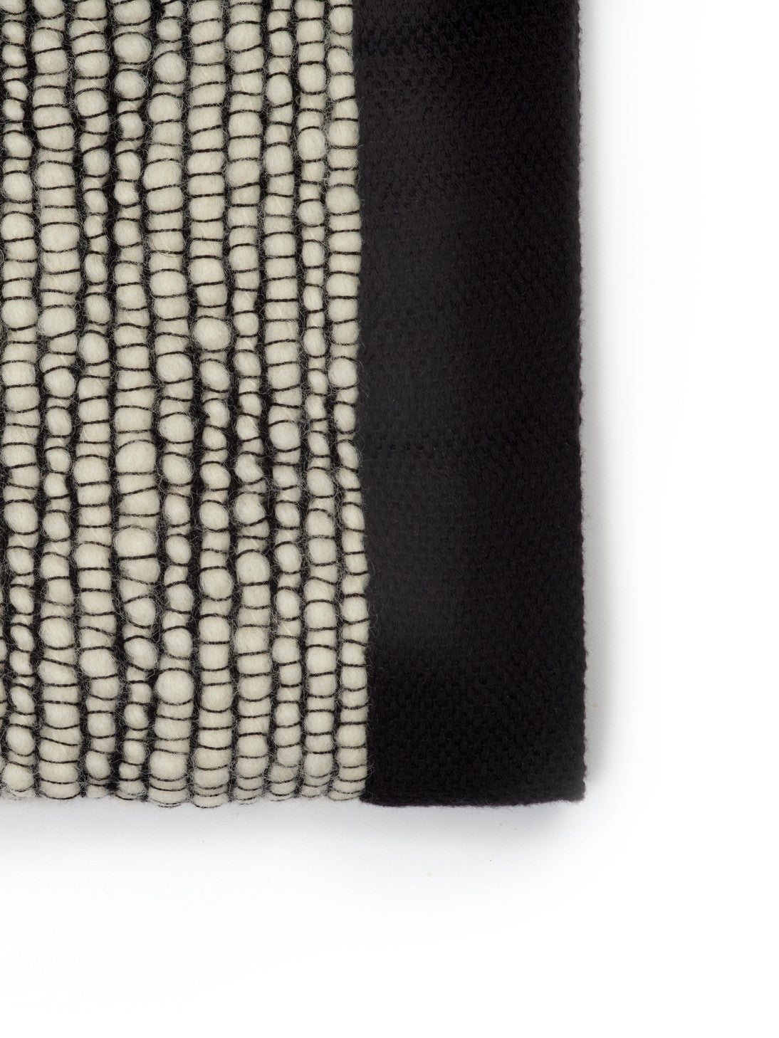 Koc THREAD cremefarben mit Schwarz