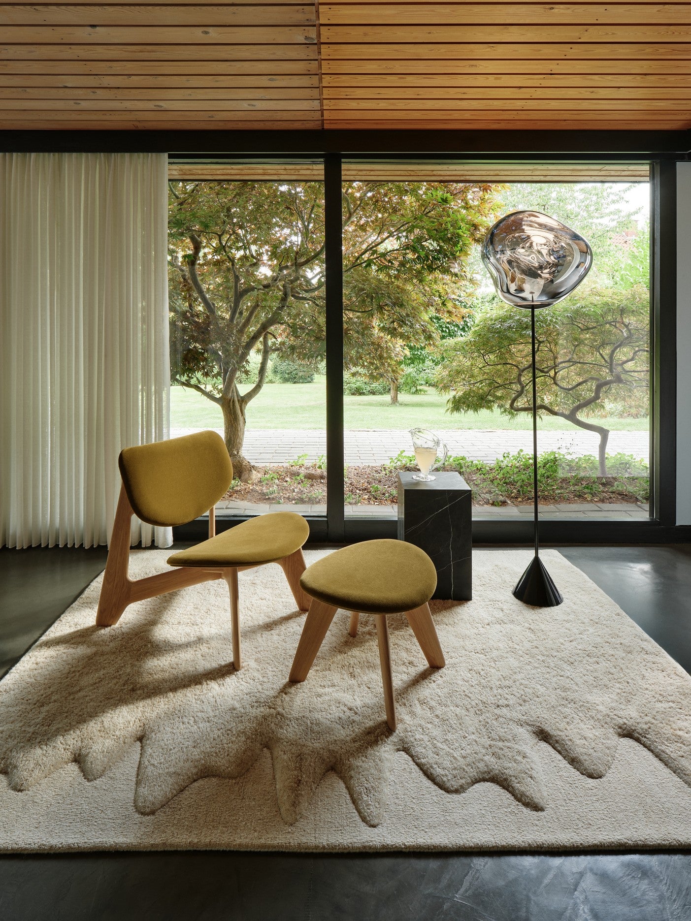 Sessel SLAB khaki mit Eichenbasis