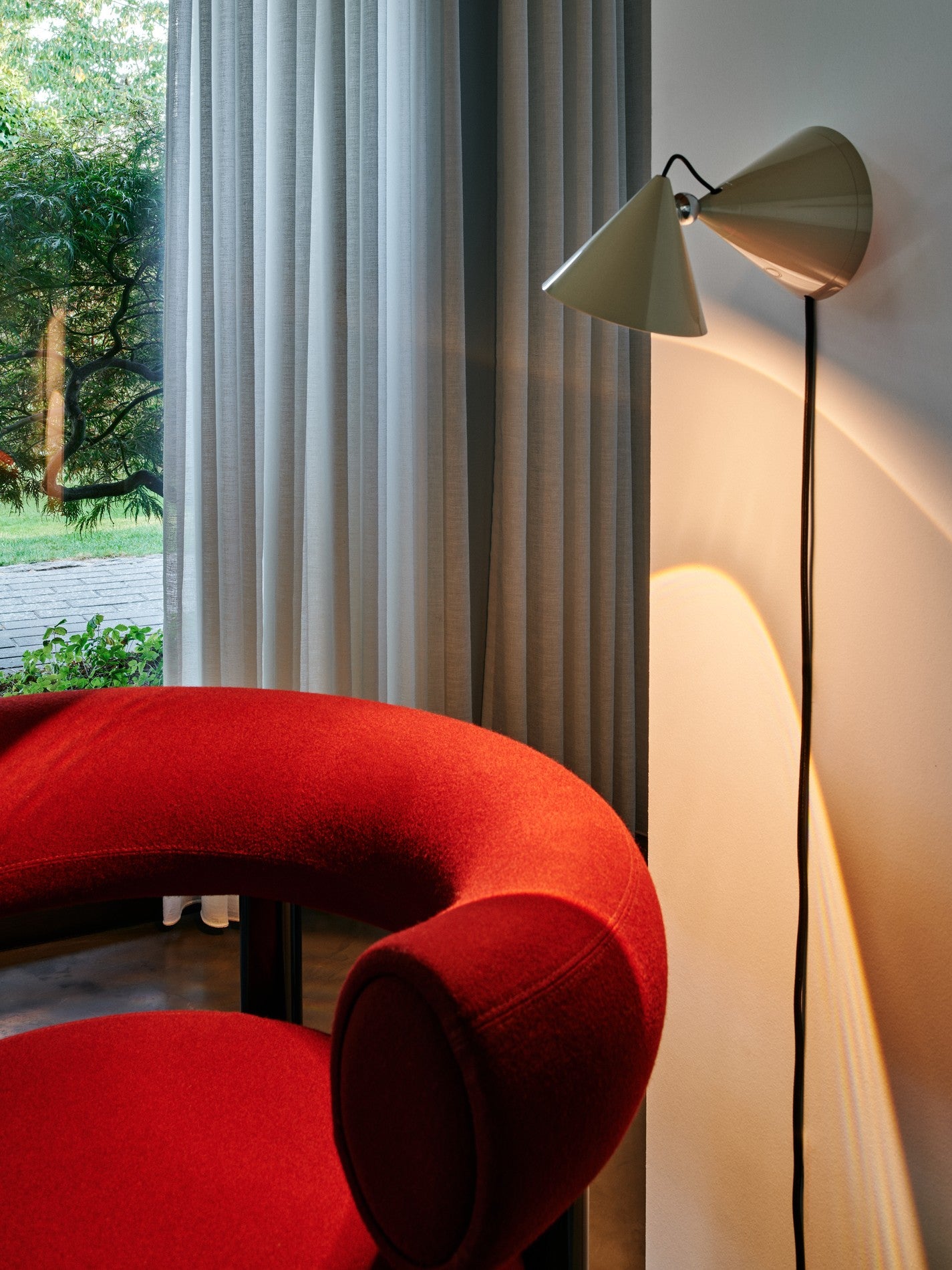 Adjustable Wall Lamp POSE Cream