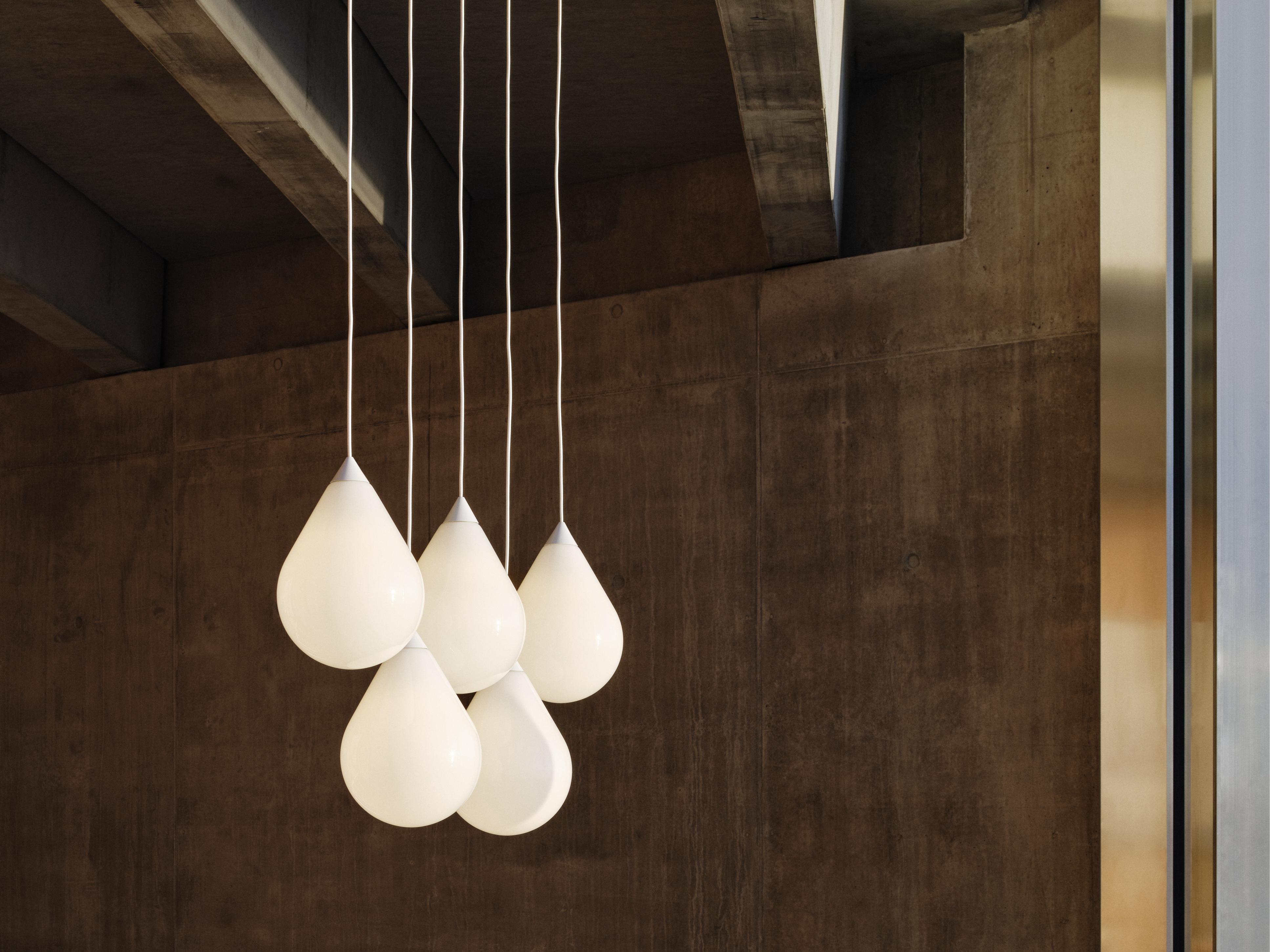 Lampa wisząca FLARE BEAD opalowy klosz