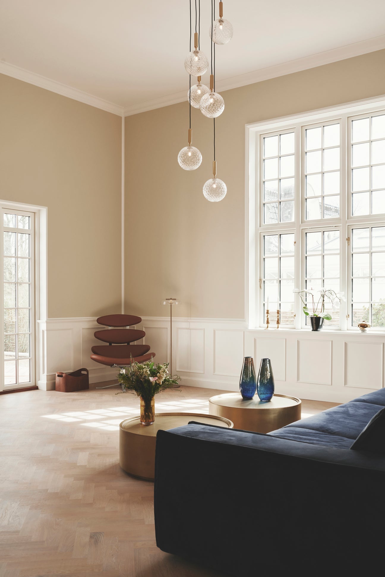 Pendelleuchte MIIRA 6 grafit mit opalem Glas