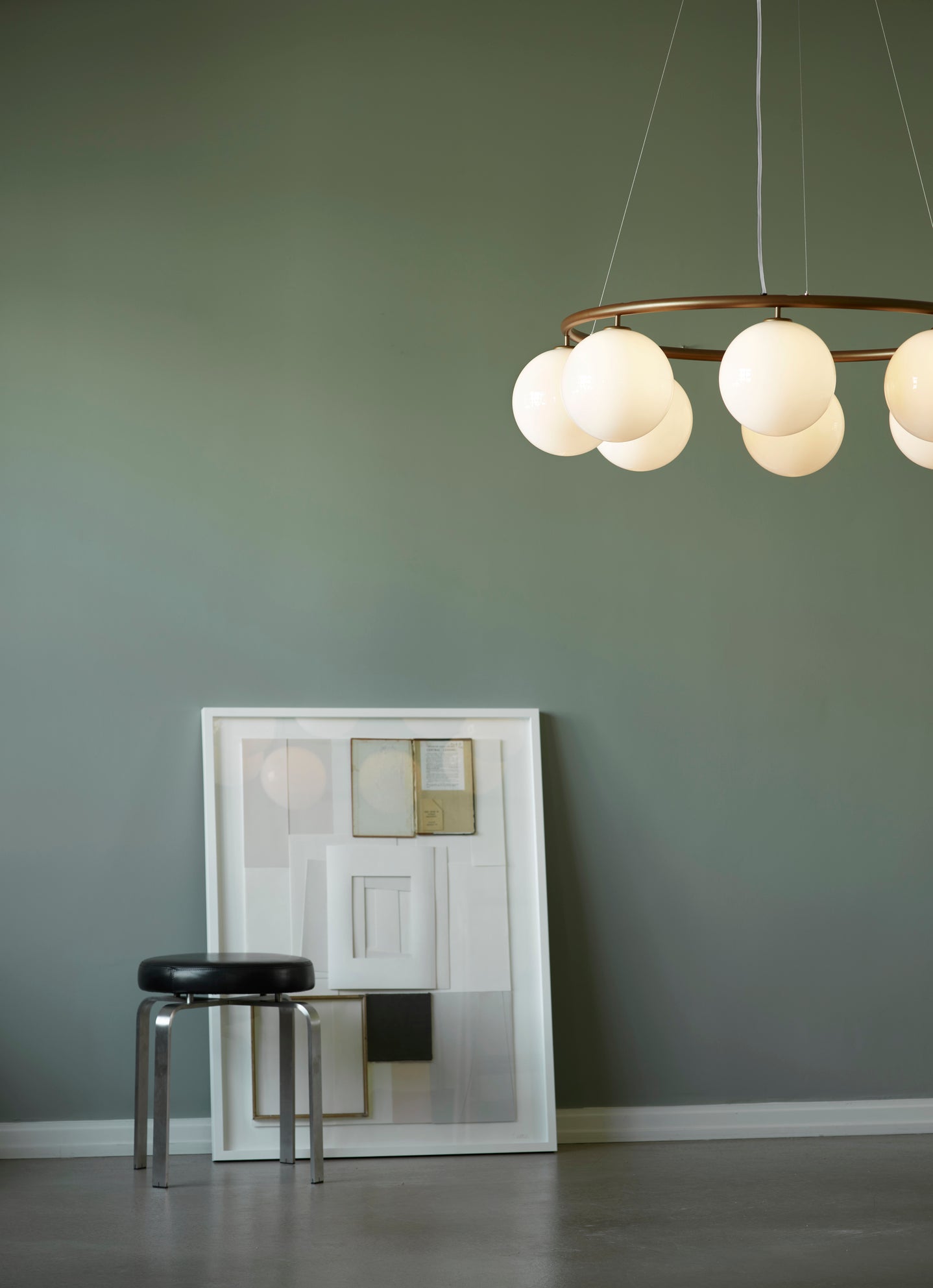 MIIRA 8 CIRCULAR Pendant Lamp Dark Brown with Opal Glass