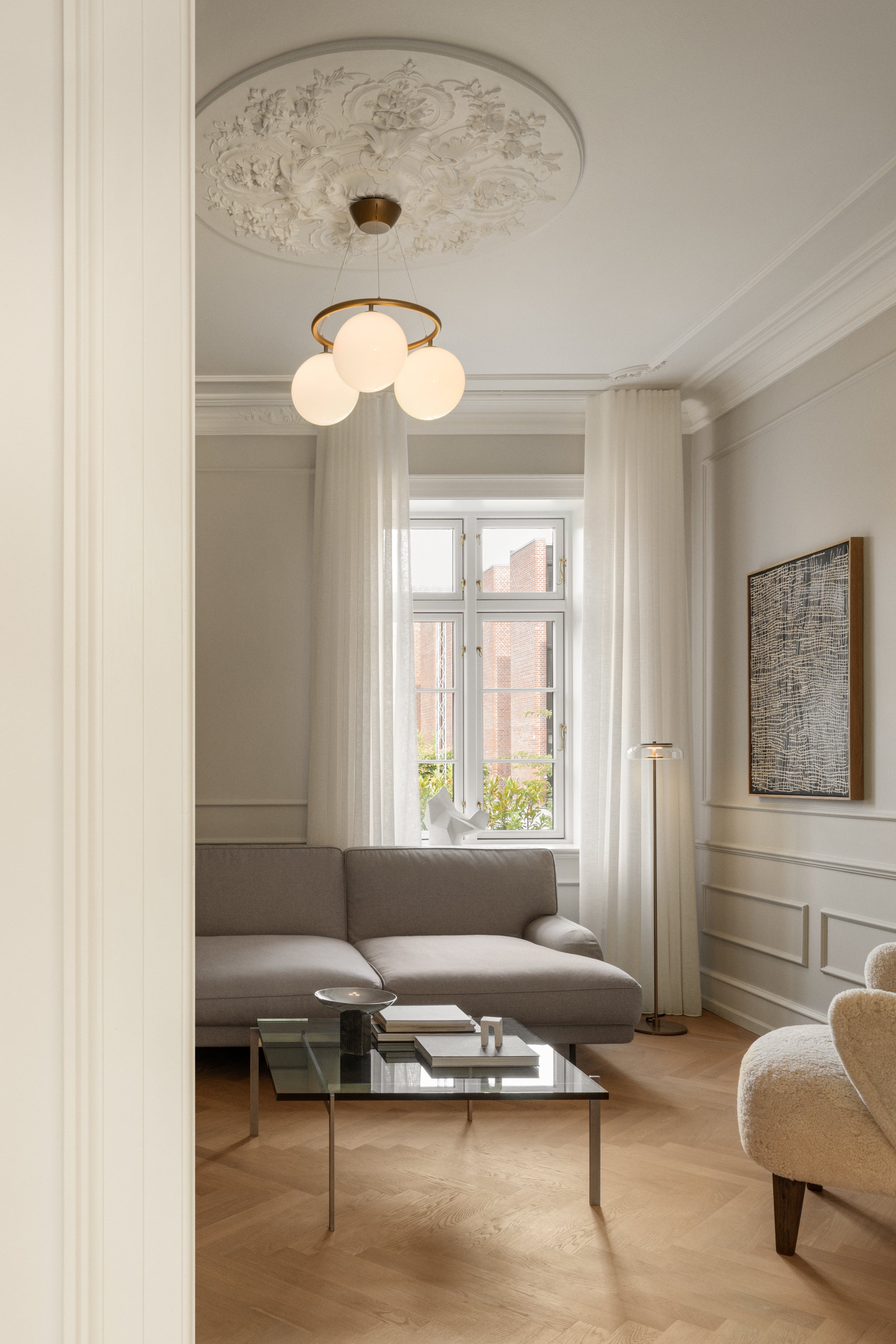 MIIRA 3 CIRCULAR Pendant Lamp in Dark Brown with Opal Glass