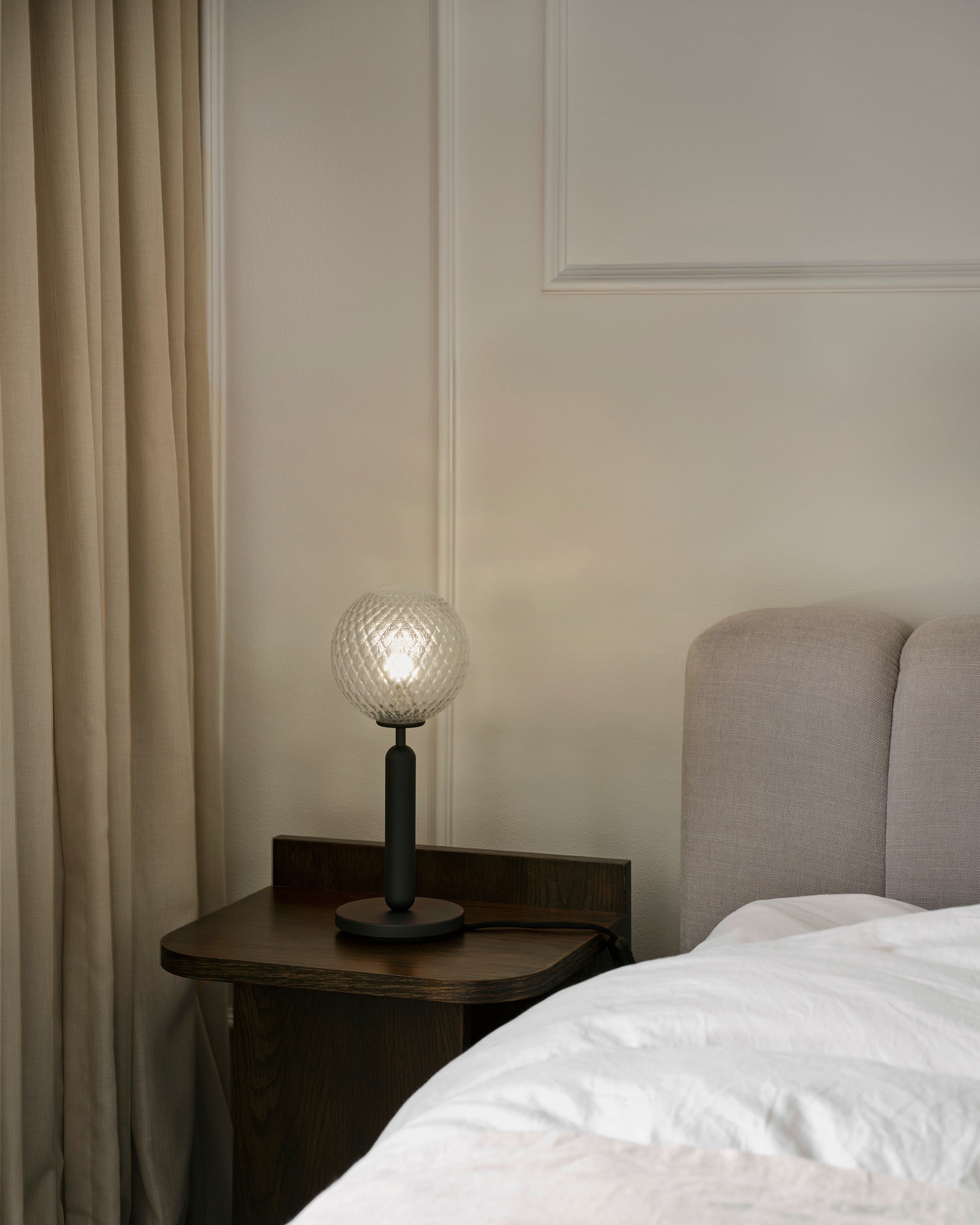 Tischlampe MIIRA grafit mit transparentem Glas