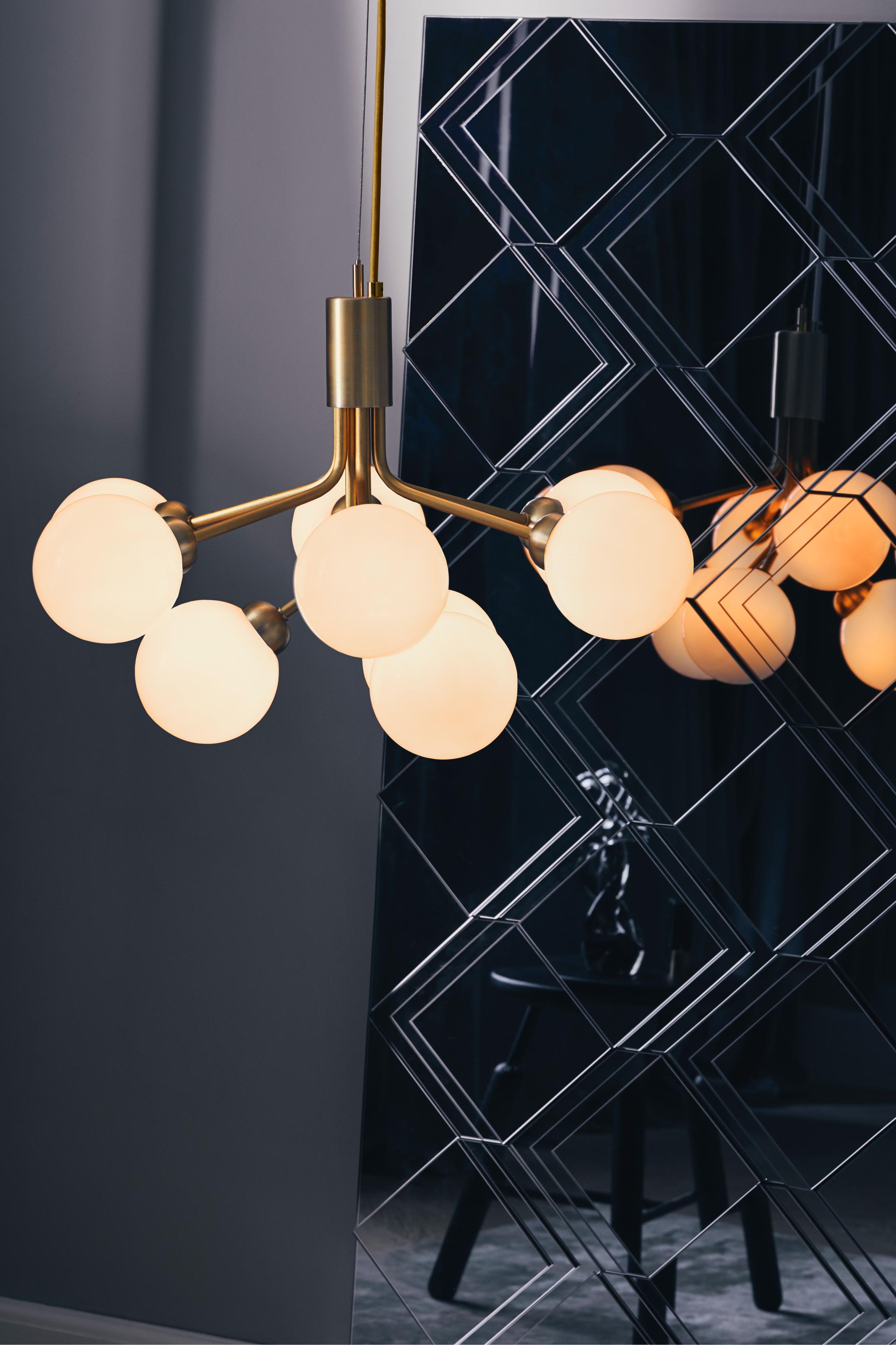 Lampa wisząca APIALES 9 mosiężny z opalowym szkłem