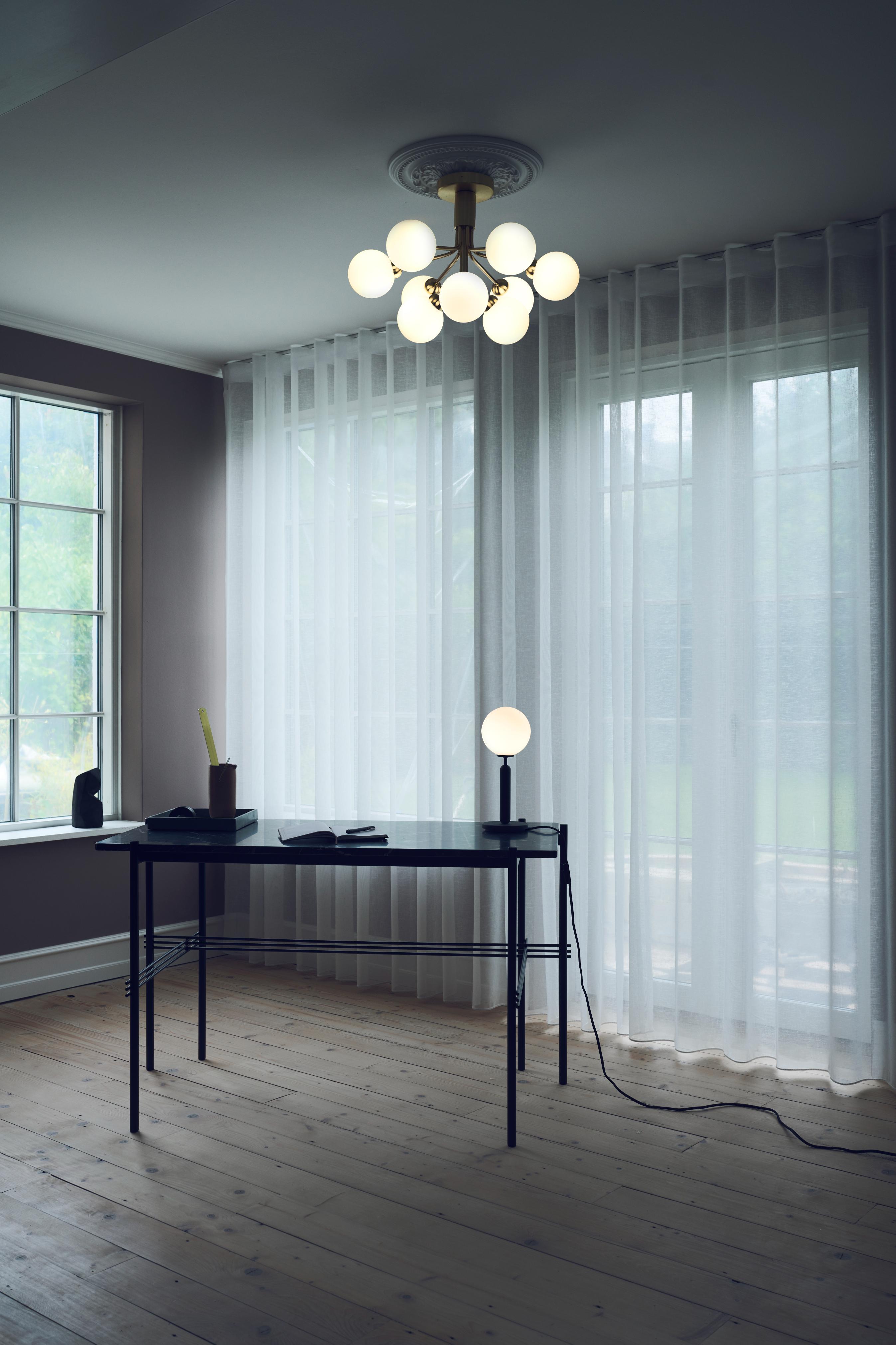 Lampa sufitowa APIALES 9 mosiężny z opalowym szkłem