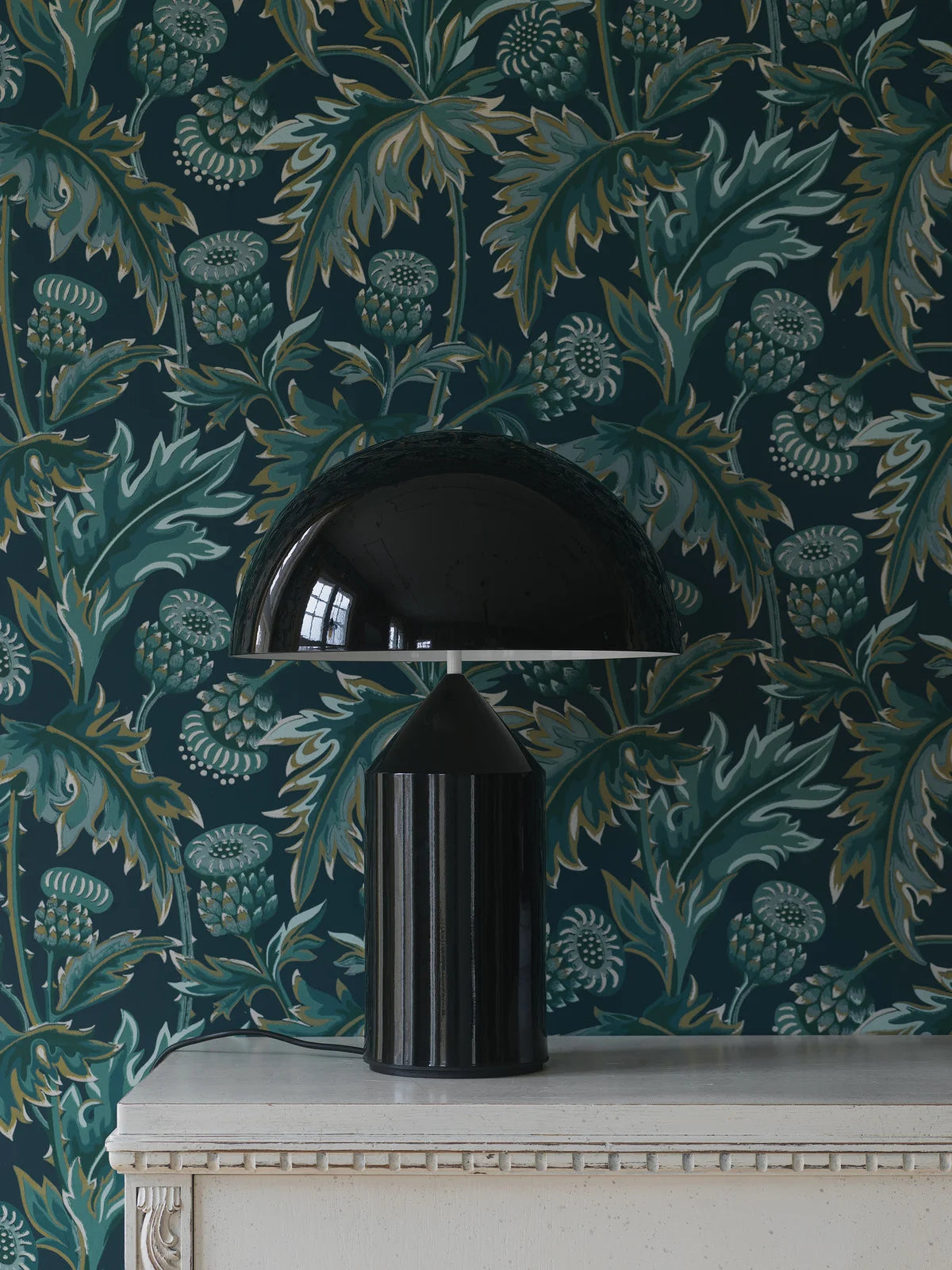 Tapete mit Pflanzenmotiv TREASURED THISTLE in Blaugrün