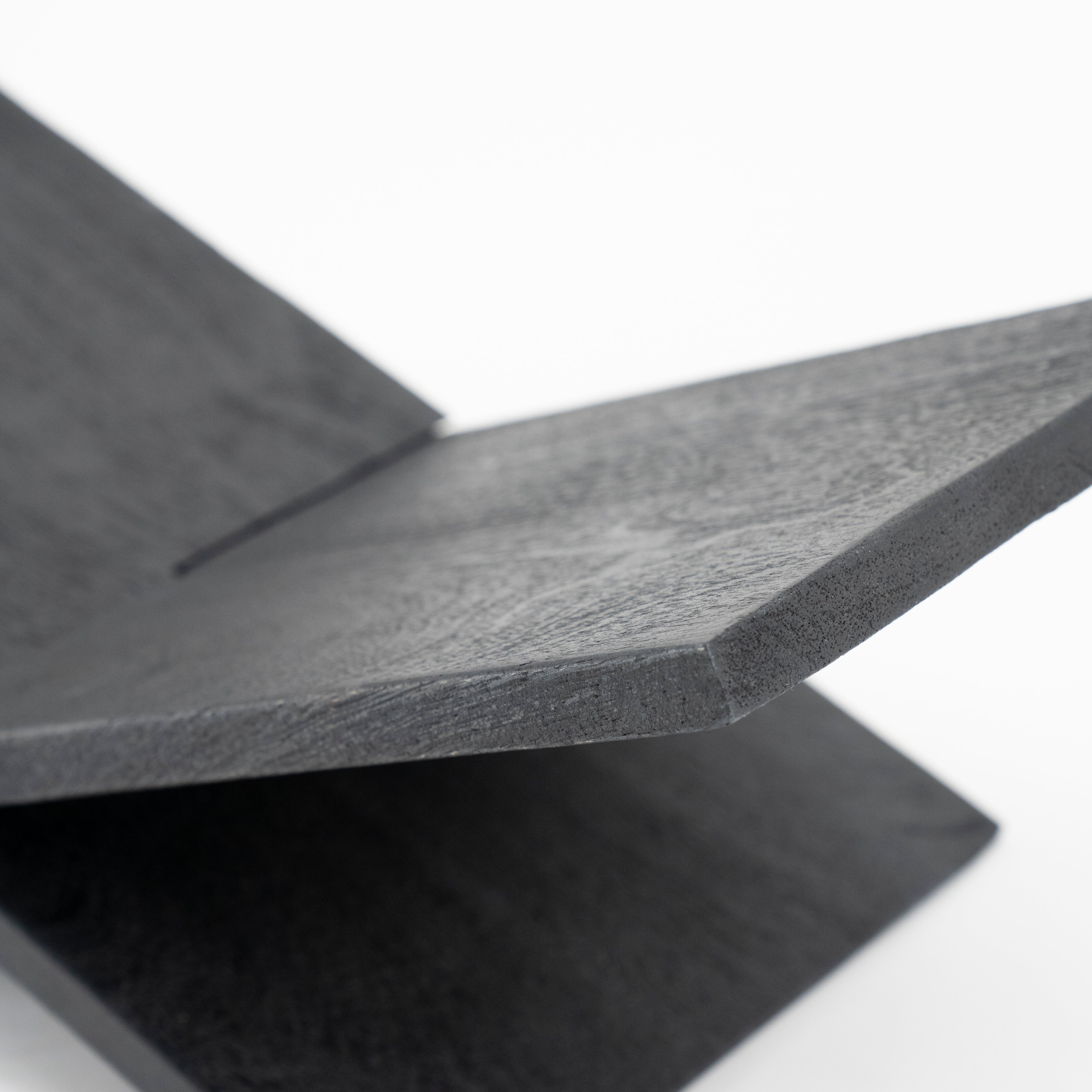 Stojak na książkę TEE czarne drewno mango