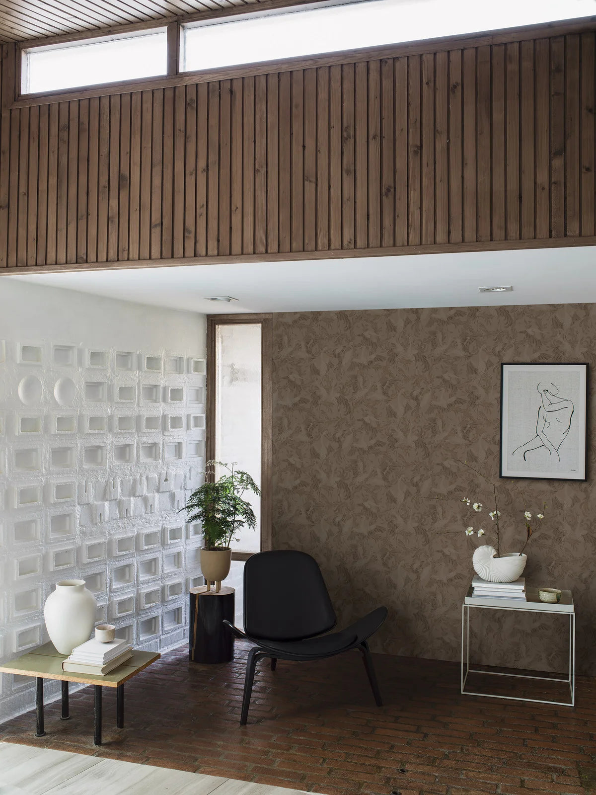 Tapeta z zwierzęcym motywem ptaków DANCING CRANE brązowy