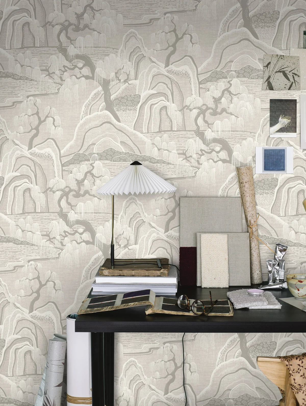 Tapeta flizelinowa papierowa z krajobrazem INDIGO GARDEN beżowy z szarym