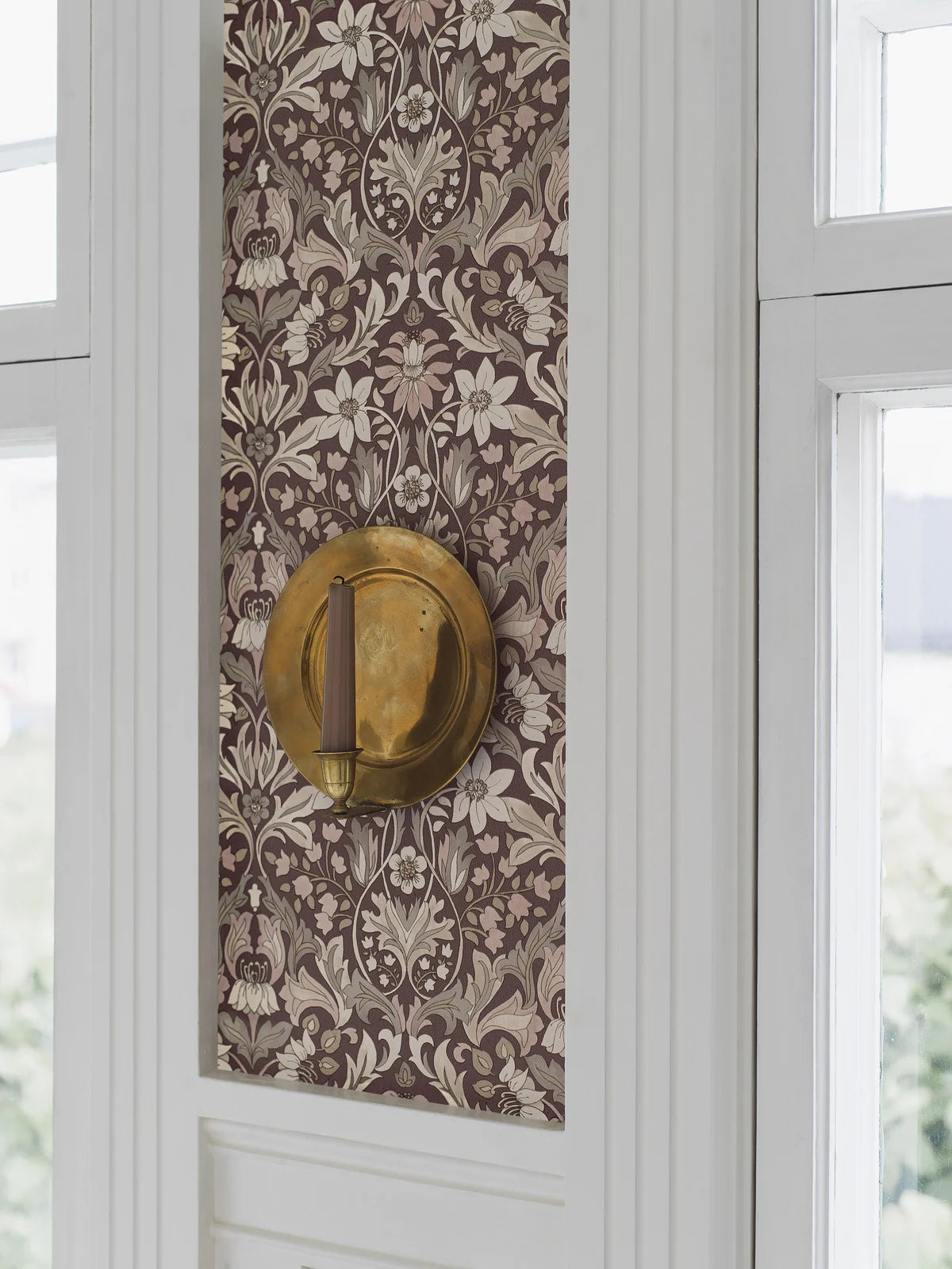 Tapeta z motywem roślinnym BLOMSTERFRÖJD burgundowy z beżowym