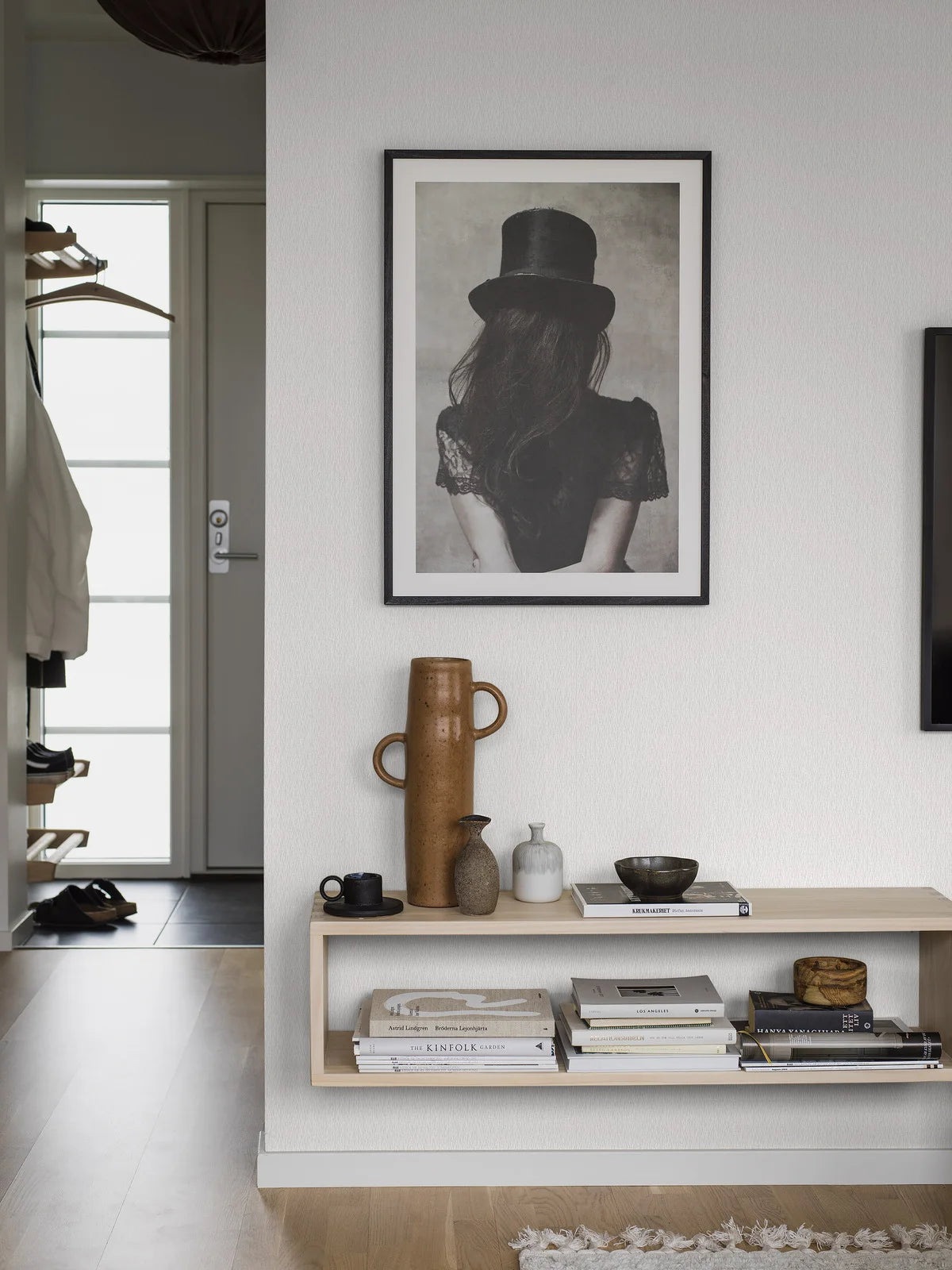 Paper non-woven wallpaper with geometric pattern JOHN white