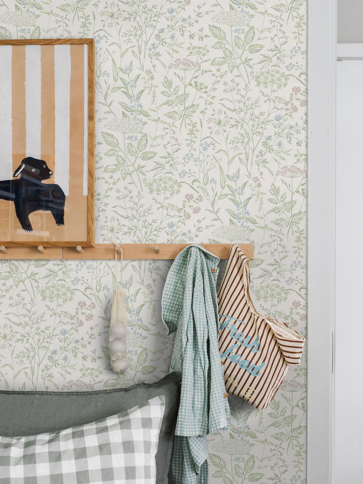 Tapeta flizelinowa papierowa z roślinnym wzorem EMIL kremowy z jasnym zielonym