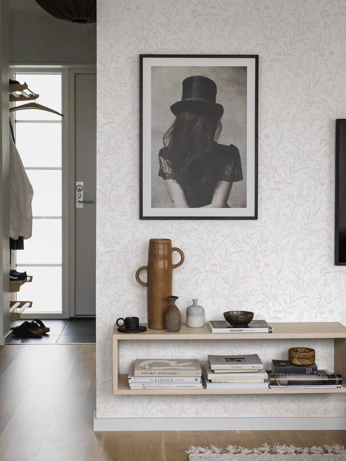 Tapeta flizelinowa papierowa z roślinnym wzorem FLORIAN biały