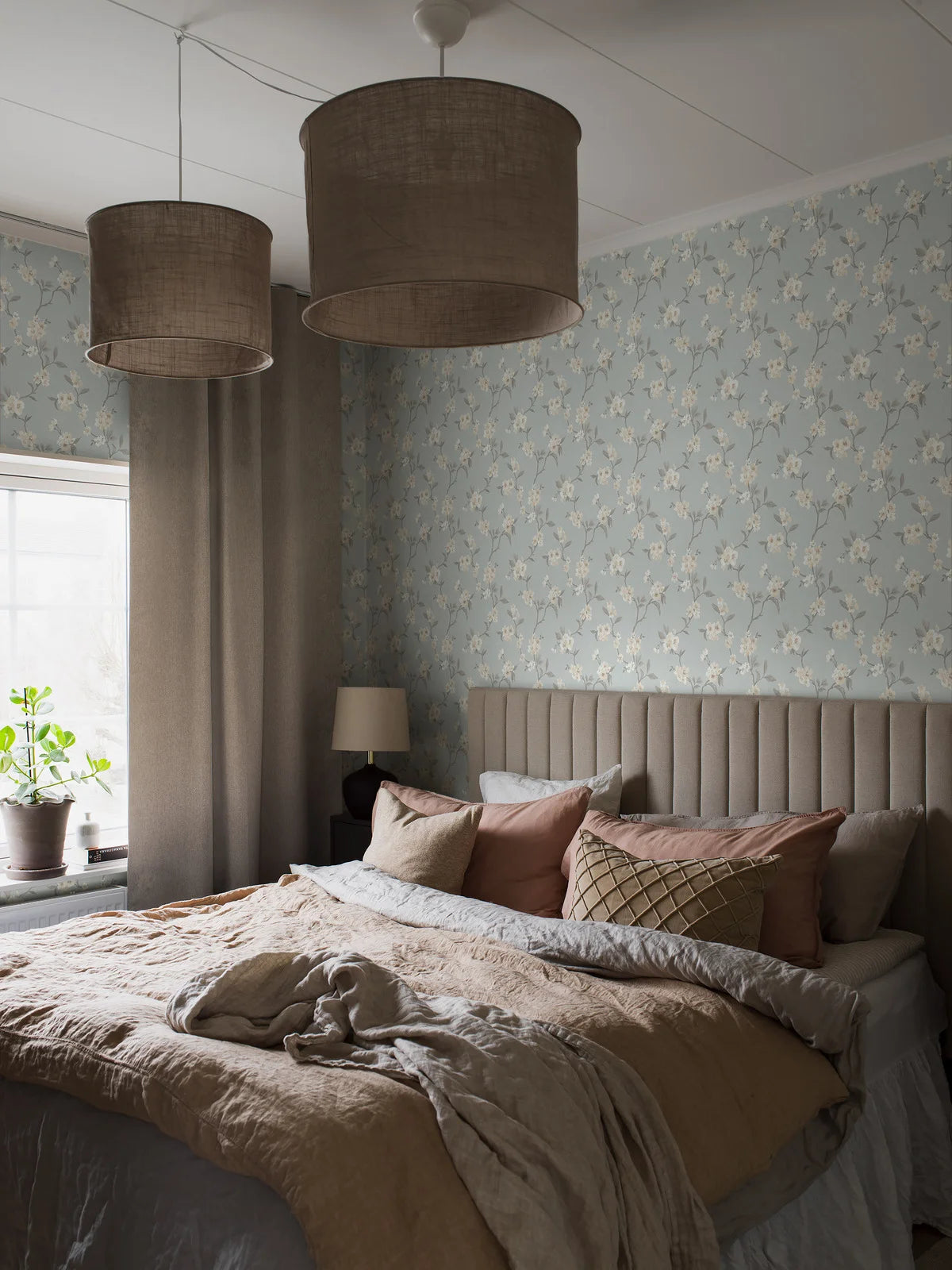 Tapeta flizelinowa papierowa z roślinnym wzorem MARIE niebieski z kremowy