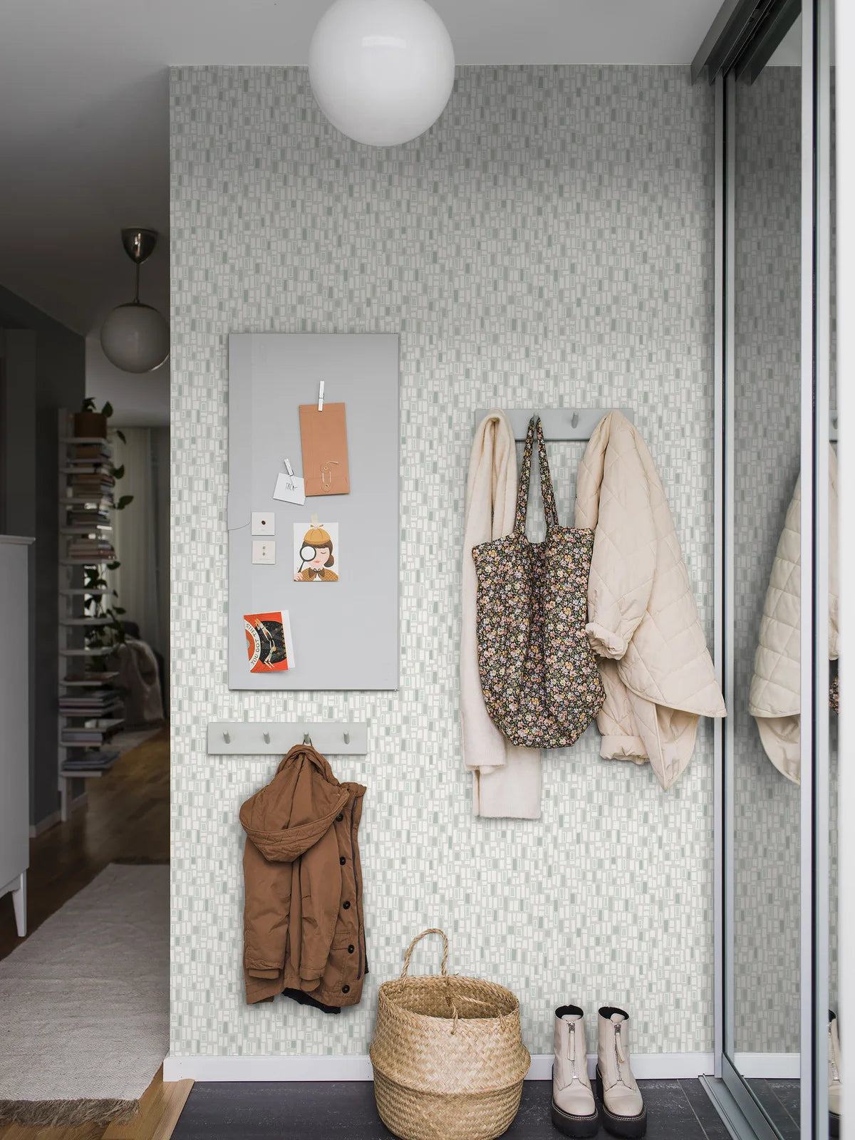 Tapeta flizelinowa papierowa z geometrycznym wzorem ELVIS zielonym z białym