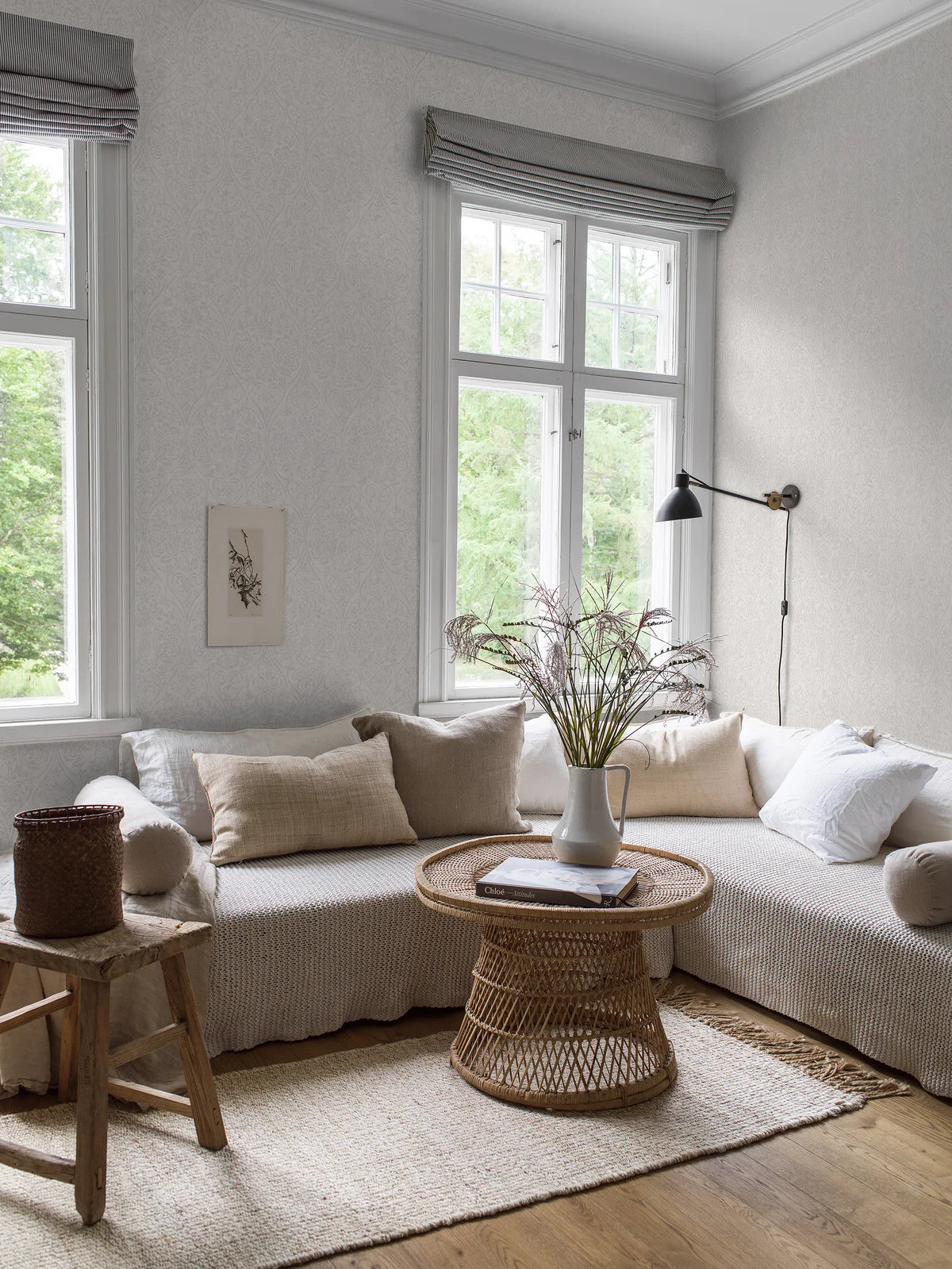 Tapeta flizelinowa papierowa w medaliony HIDDEN MEDALLION szarobeżowy