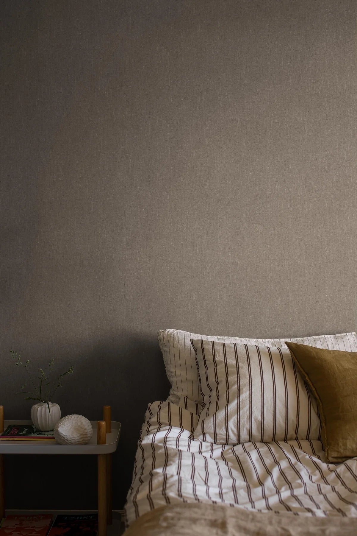 Structural wallpaper imitating linen - VINTAGE WOOD warm brown