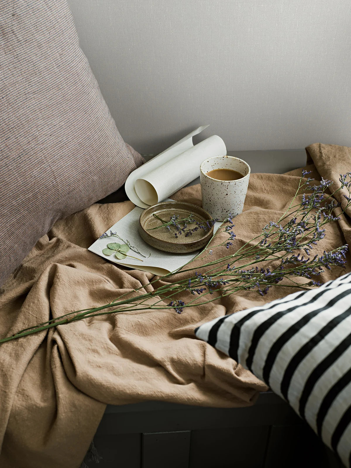 Structural wallpaper imitating linen - Swedish Grey