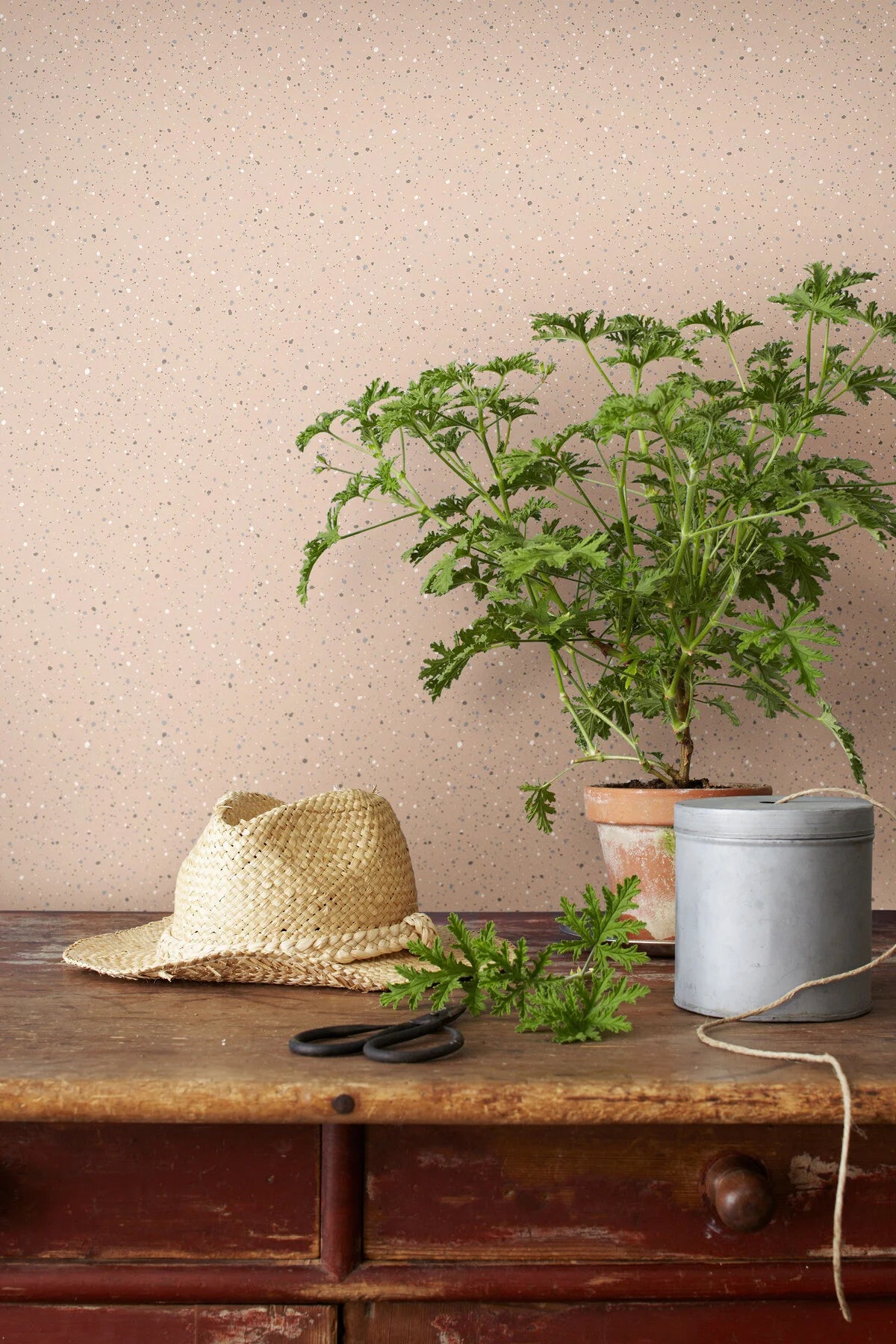 Tapeta flizelinowa papierowa w kropki JOHAN różowy