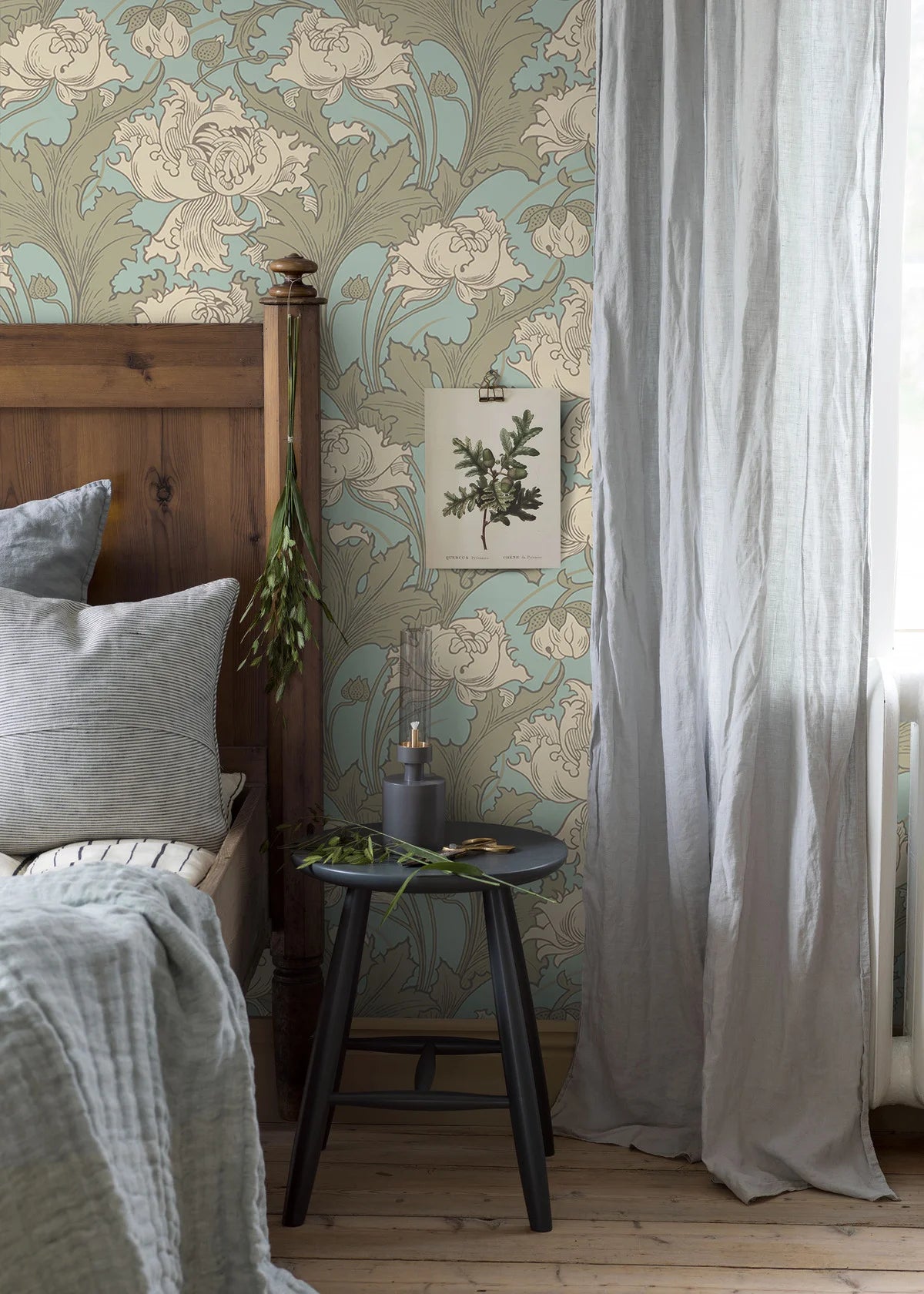 Tapeta flizelinowa papierowa z roślinnym wzorem SIRI kremowy z turkusowym