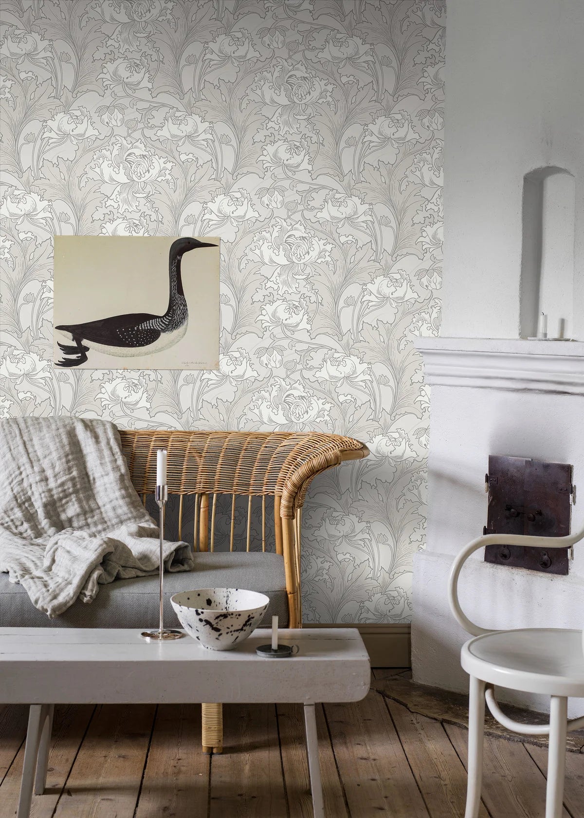 Tapeta flizelinowa papierowa z roślinnym wzorem SIRI perłowy szary z kremowym