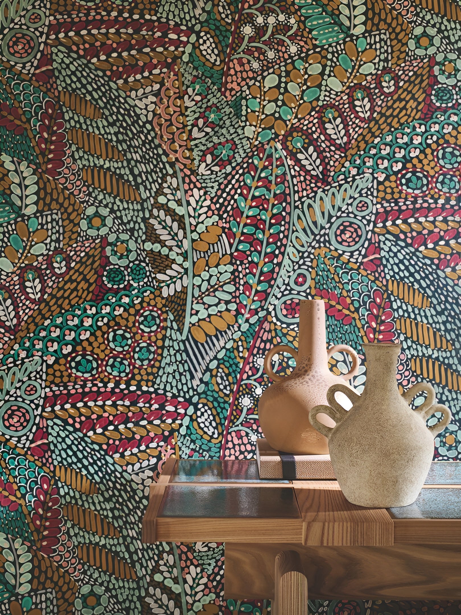 Tapeta z motywem roślinnym liści TALAVERA - MULTICO zielony z bordowym i pomarańczowym