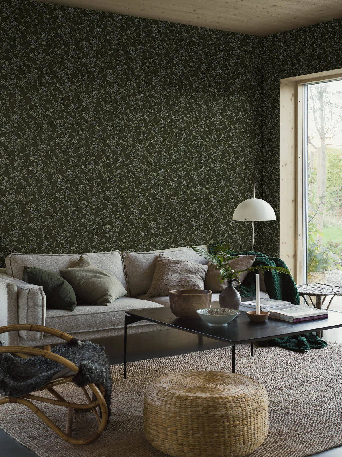 Tapete mit Pflanzenmotiv FOREST BERRIES grün mit blau