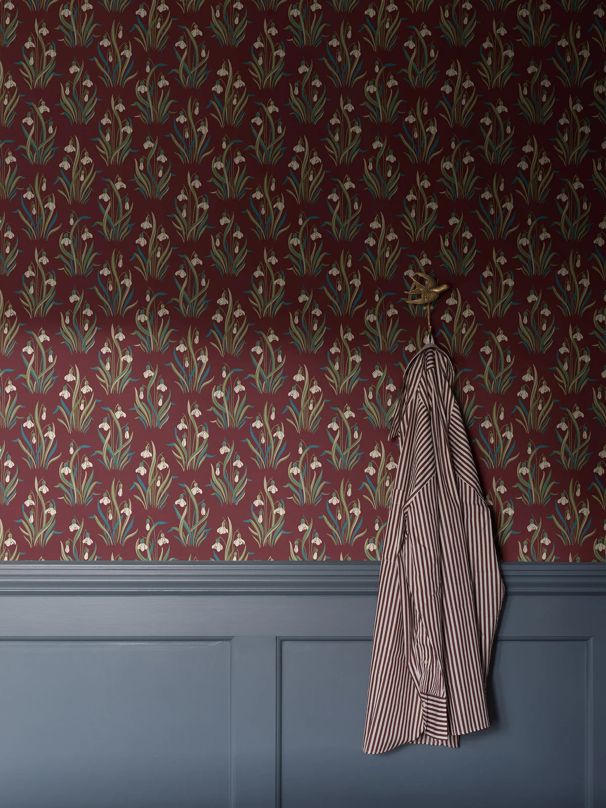 SNODROPPE Red and Blue Floral Pattern Wallpaper