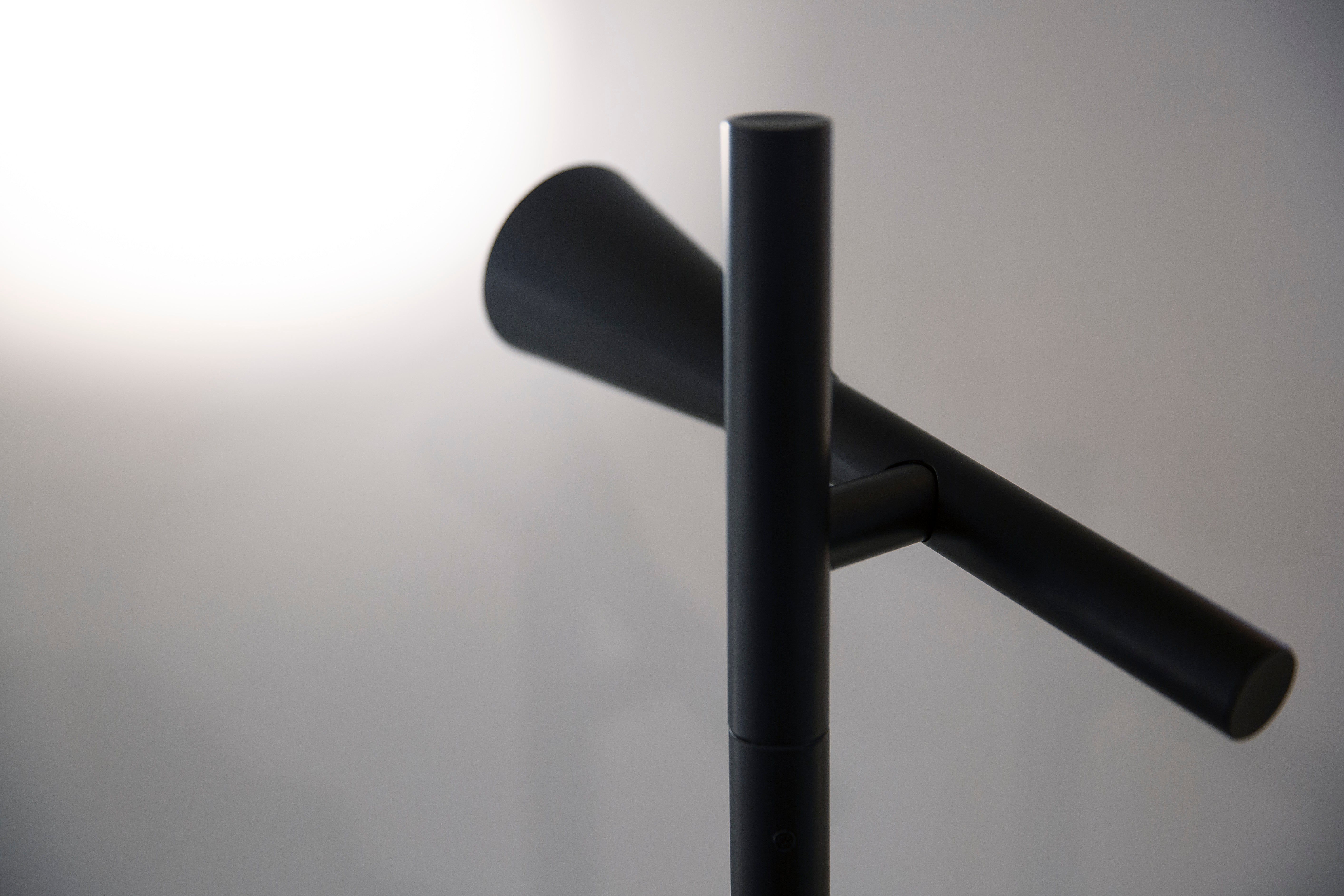 Lampa podłogowa COLIBRÌ czarny