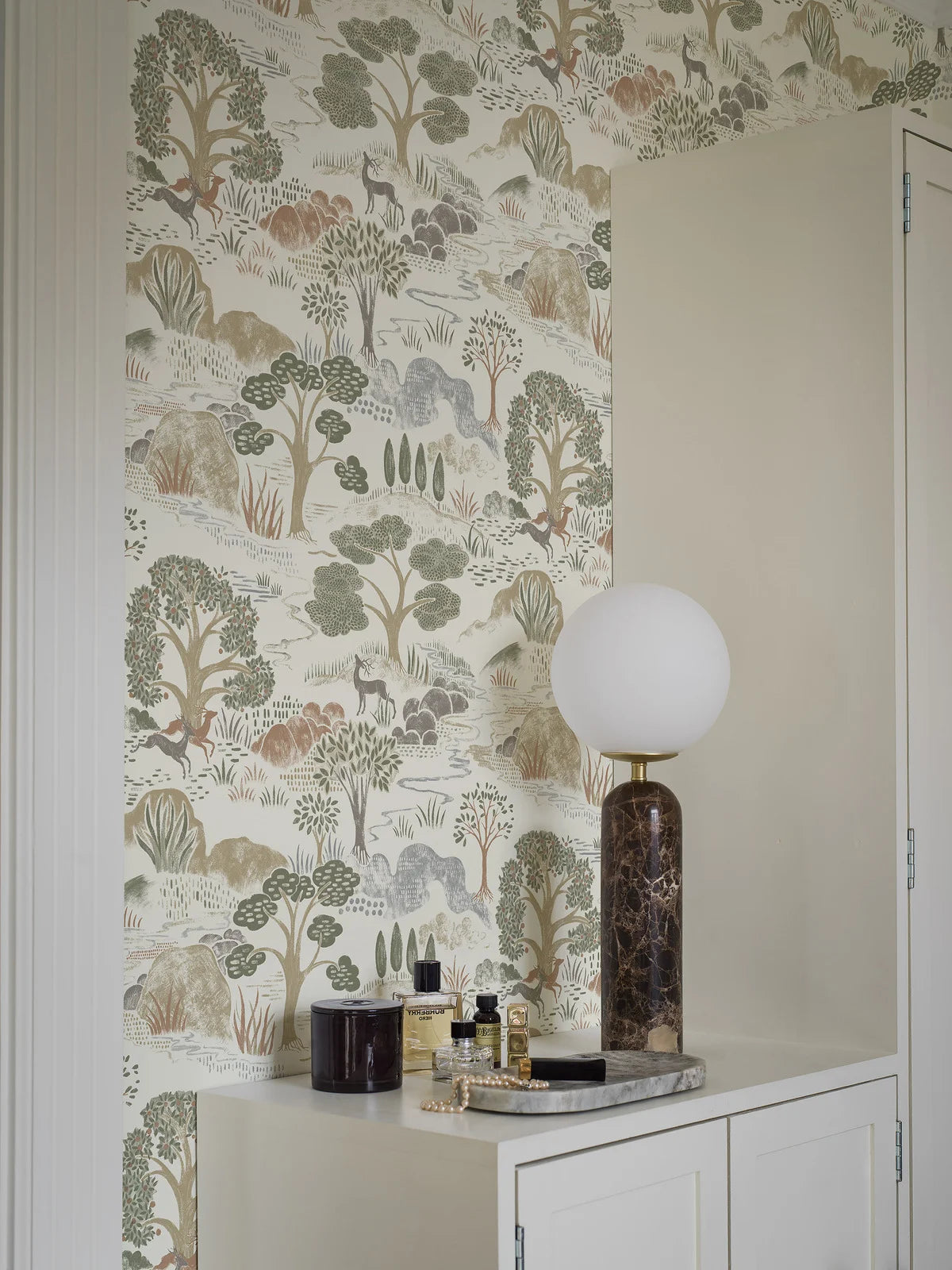 Tapeta z motywem krajobrazu roślinnego DIANA biały z zielonym