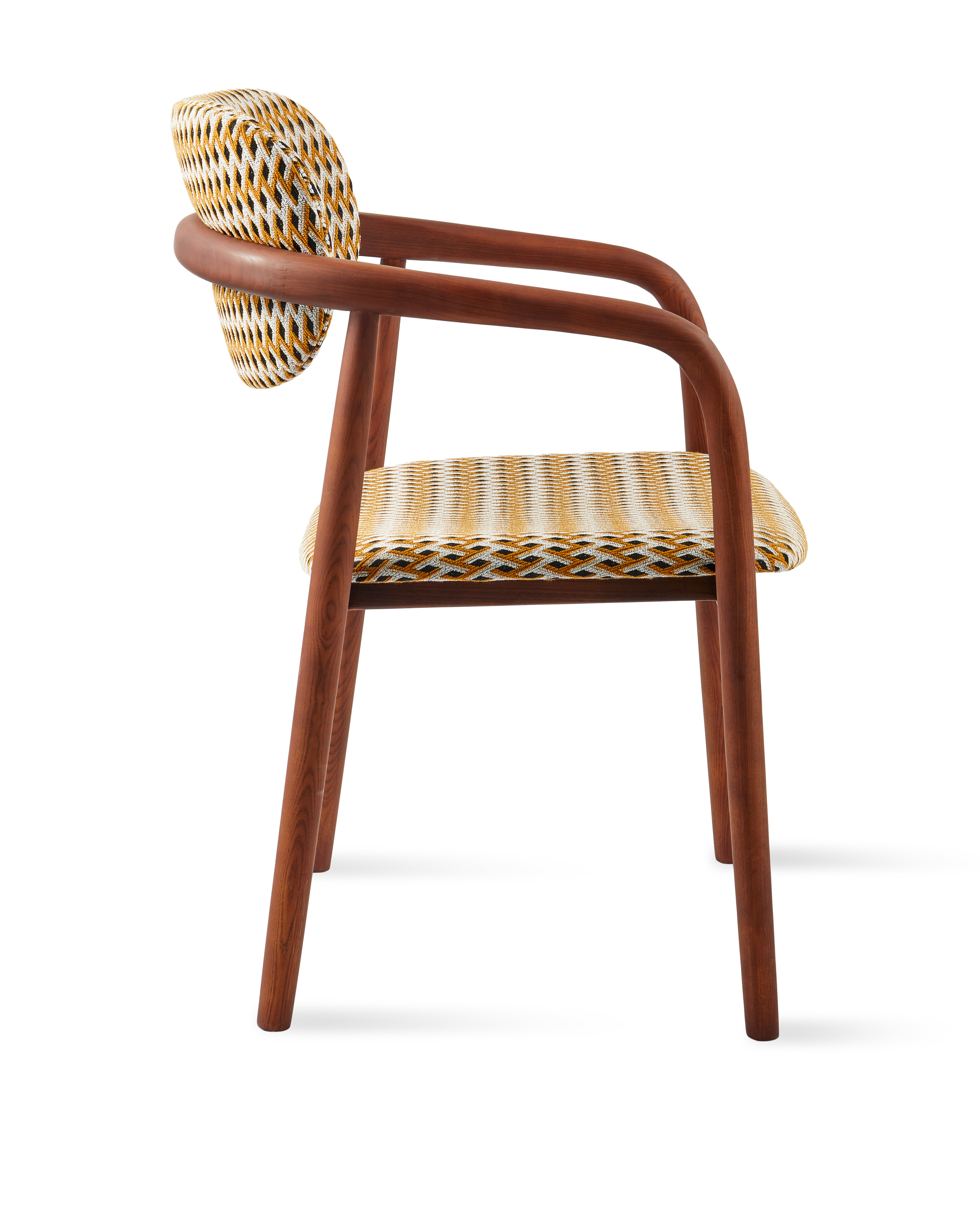 Krzesło z podłokietnikami HENRY orche w geometryczny wzór z drewnianą podstawą