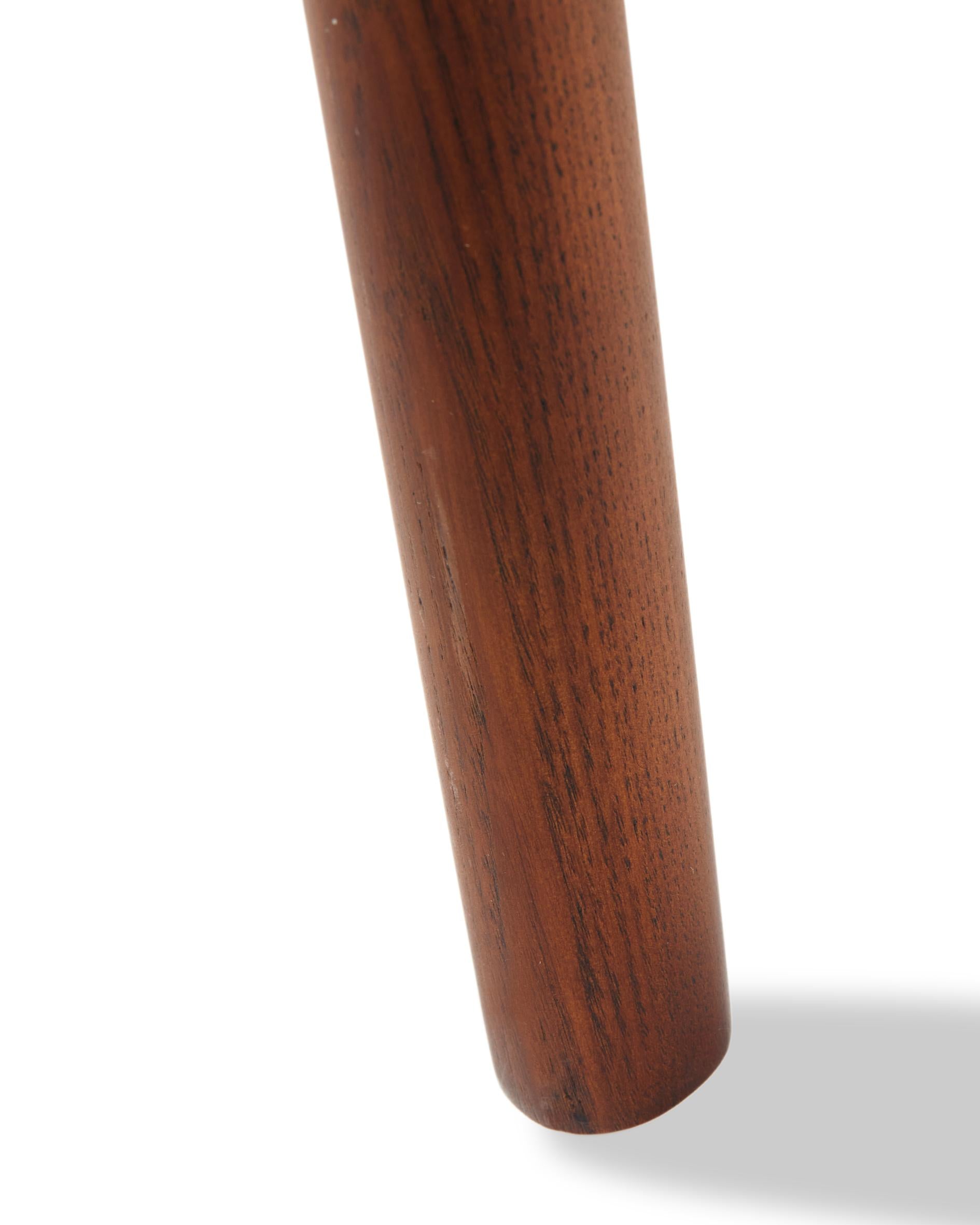 Krzesło z podłokietnikami HENRY orche w geometryczny wzór z drewnianą podstawą