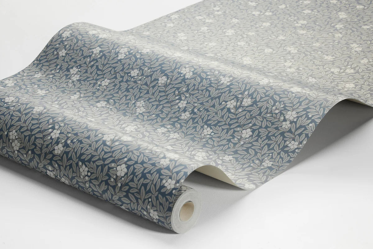 Tapeta z roślinnym motywem kwiatów i liści MYRTEN niebieski z białym