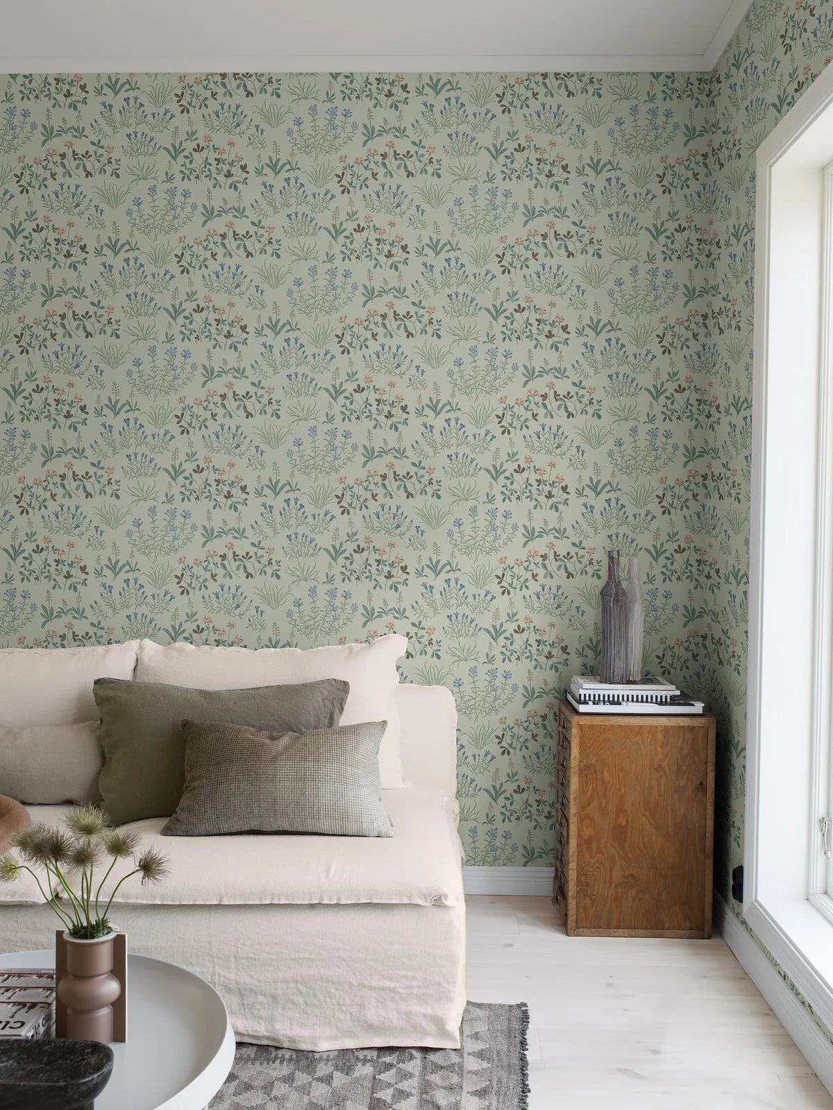 NORAS ANG Floral Pattern Wallpaper in Muted Green with Blue